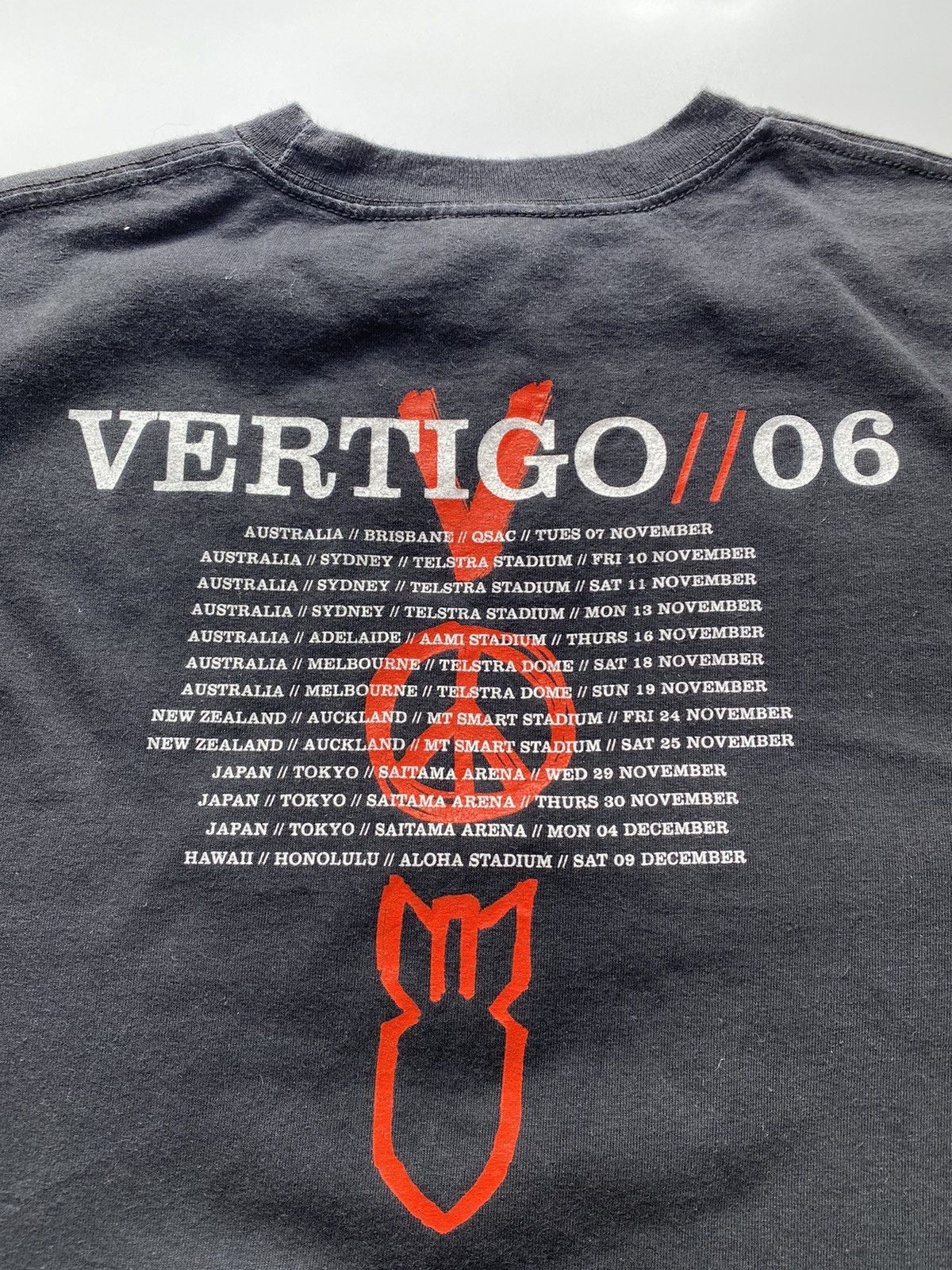 Band Tees 2006 FADED BLACK U2 'VERTIGO TOUR' TEE (M) Size US M / EU 48-50 / 2 - 4 Thumbnail