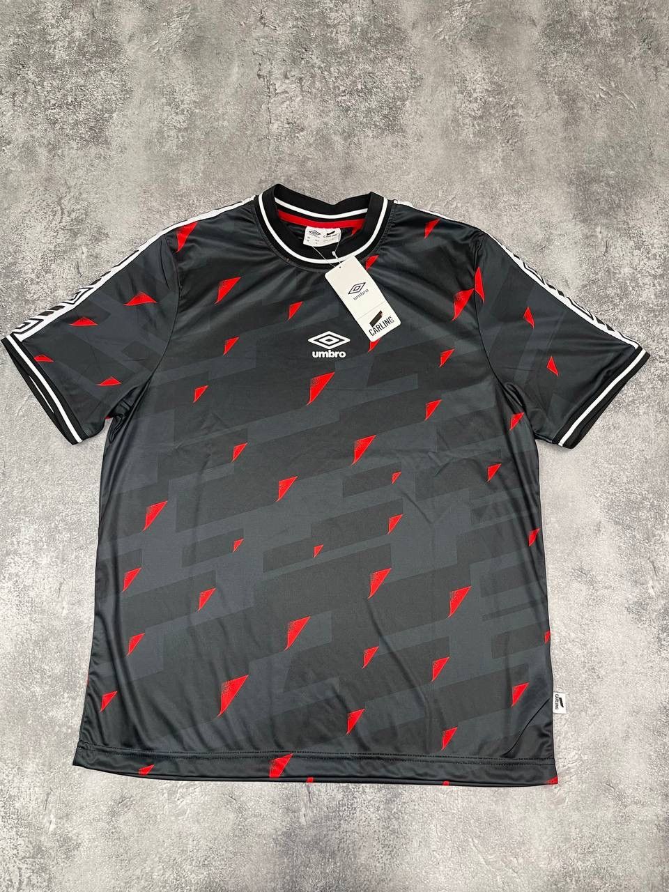 Umbro Umbro NWT Men Polyester Football Jersey Black Red Size M Size US M / EU 48-50 / 2 - 1 Thumbnail