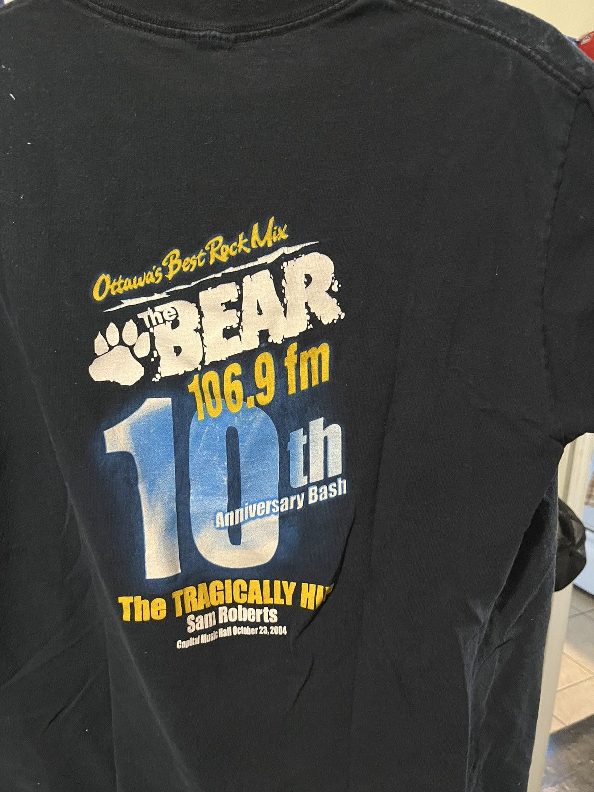Vintage Vintage Tragically Hip Ottawa’s Best Rock Mix T-Shirt Size US L / EU 52-54 / 3 - 4 Thumbnail