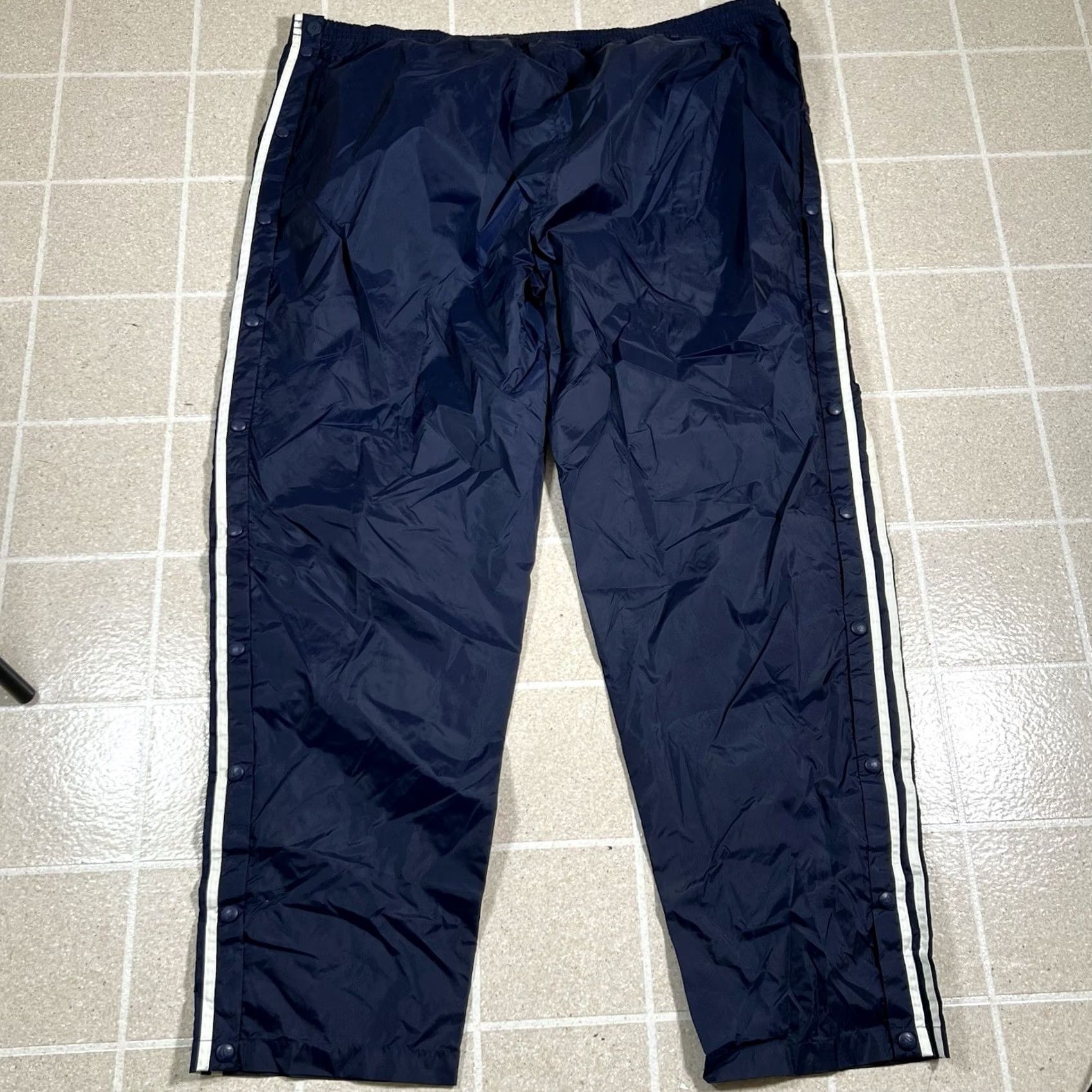 Adidas VINTAGE adidas Track Pants Mens 2XL Blue Lined 3 Stripe Windbreaker Tear Away Pants Mens 2XL Blue Striped Activewear Size US 39 - 3 Thumbnail