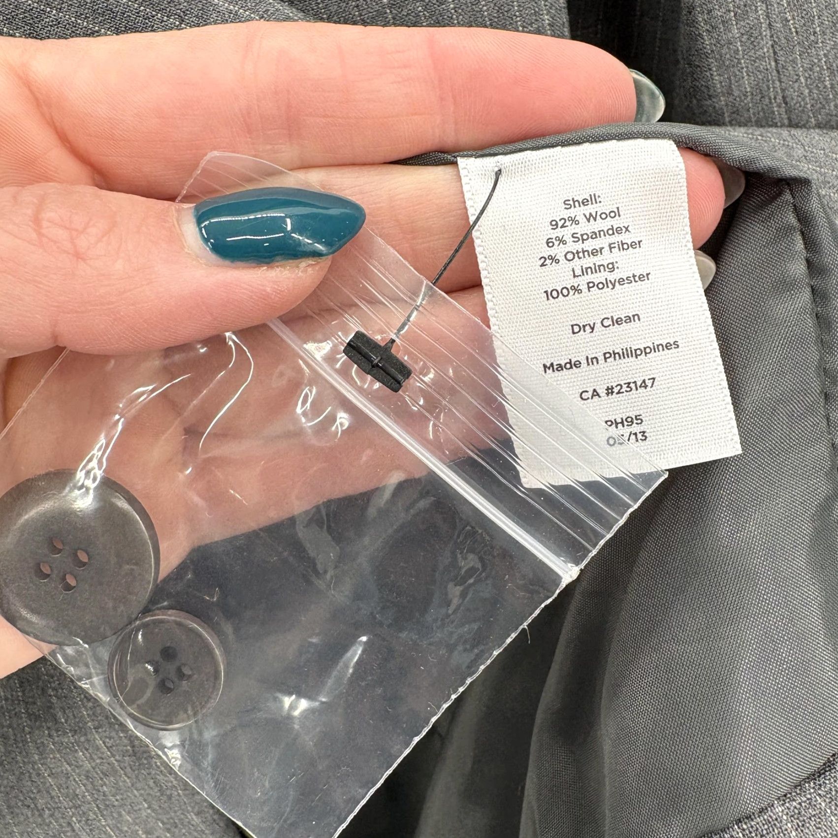 Talbots Talbots Blazer Womens 16W Gray Pinstripe Wool Blend Career Jacket Blazer, Gray, 16W, Plus, Button, Classic Fit, Workwear, Mens? Womens Size XXL / US 16-18 / IT 52-54 - 6 Thumbnail