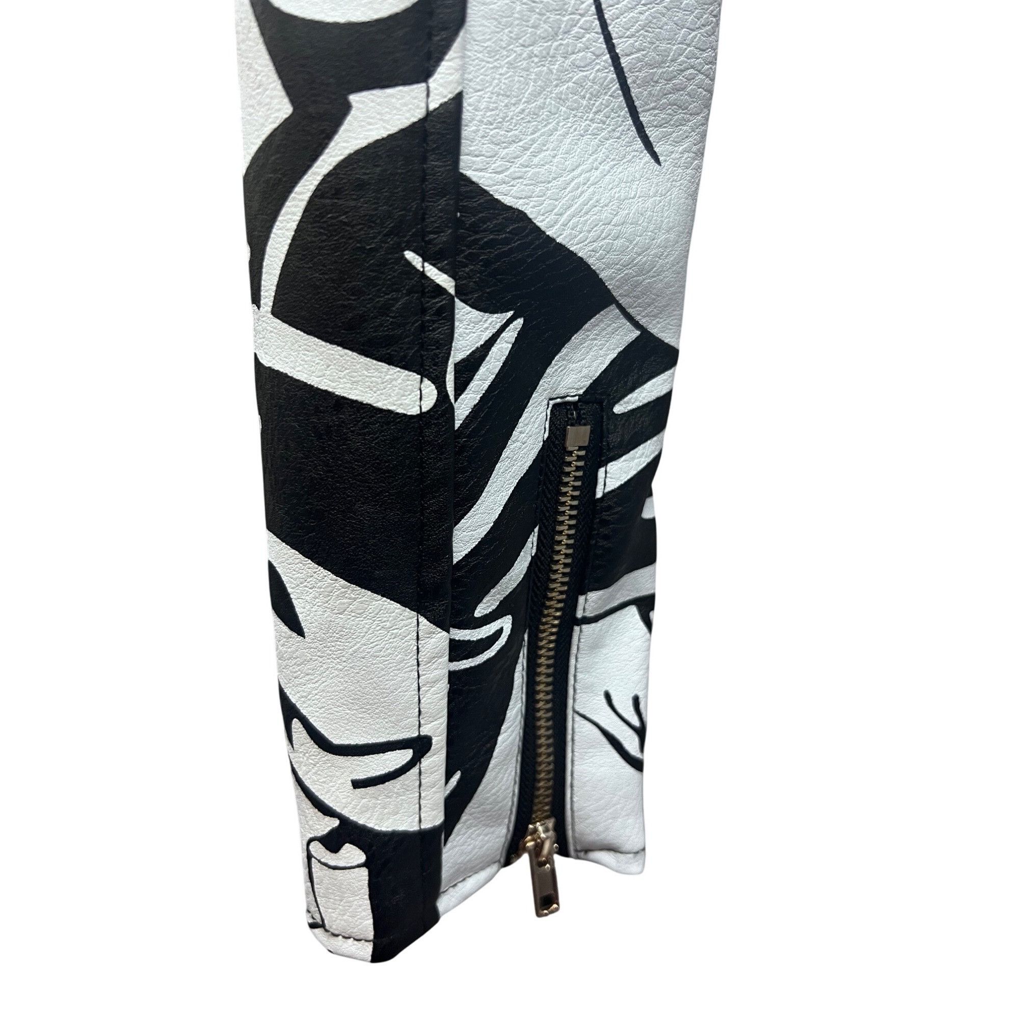 Azalea Wang Azalea Wang Designer Faux Leather Graphic Moto Jacket Size M / US 6-8 / IT 42-44 - 9 Thumbnail