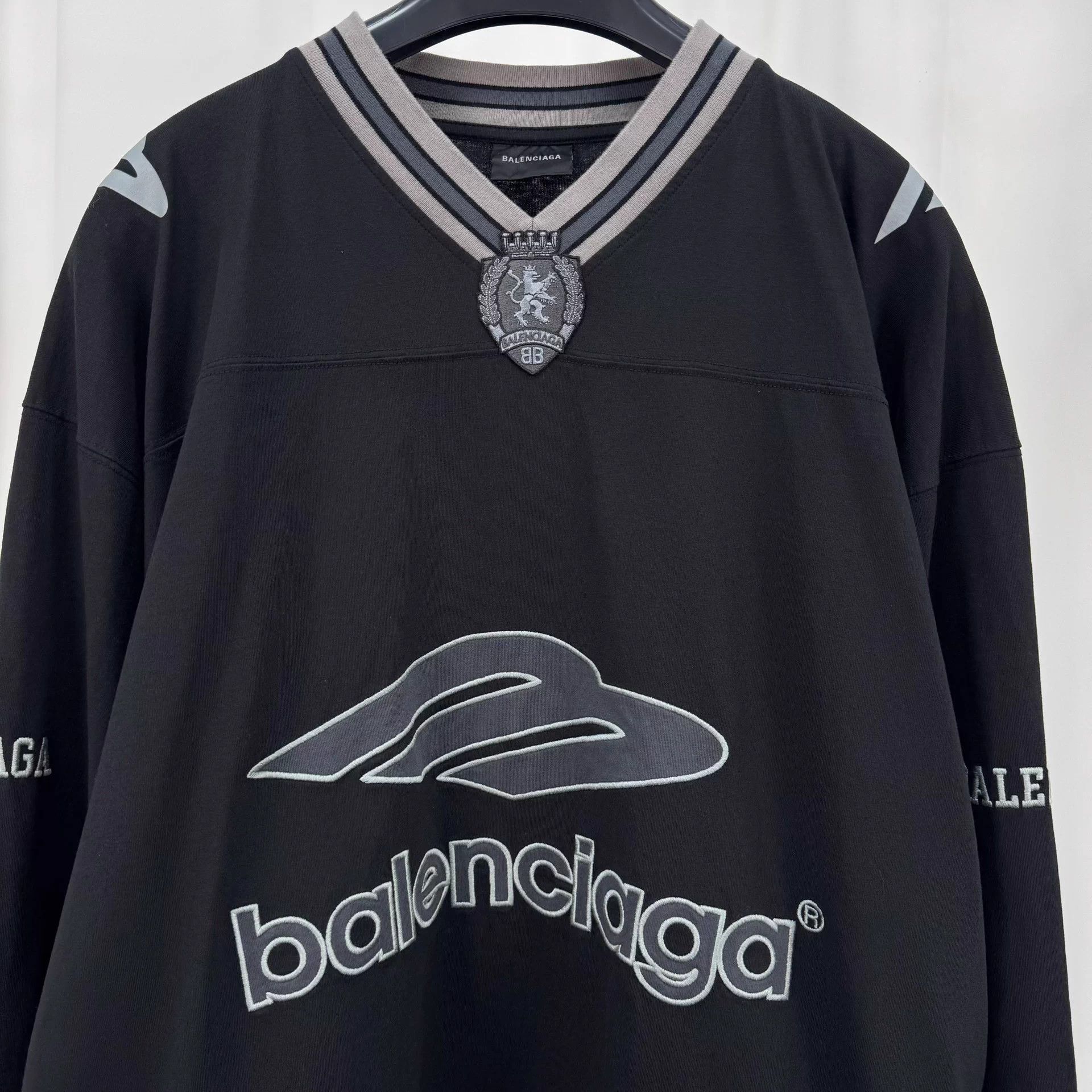 Balenciaga Balenciaga 25FW Embroidered Logo Football Longsleeve S New Size US S / EU 44-46 / 1 - 3 Thumbnail