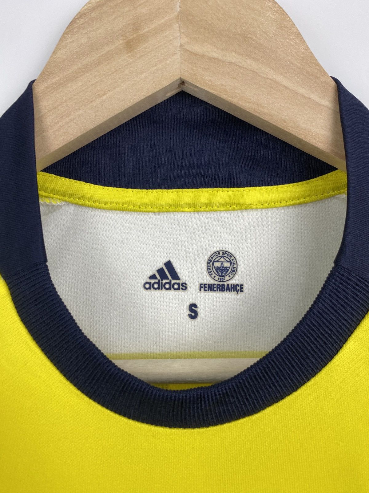 Adidas 🇹🇷 Vintage 2008 Fenerbahce Semih Adidas t-shirt rare retro Size US S / EU 44-46 / 1 - 7 Thumbnail