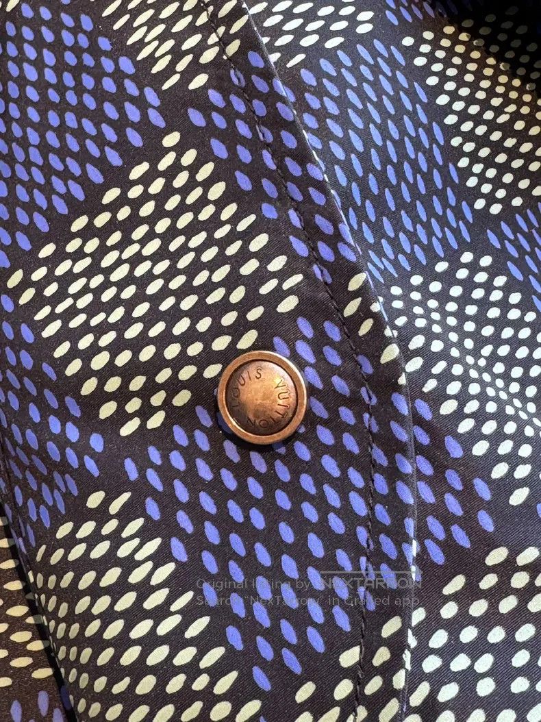 Louis Vuitton Louis Vuitton Monogram & Damier reversible windproof jacke Size US M / EU 48-50 / 2 - 9 Thumbnail