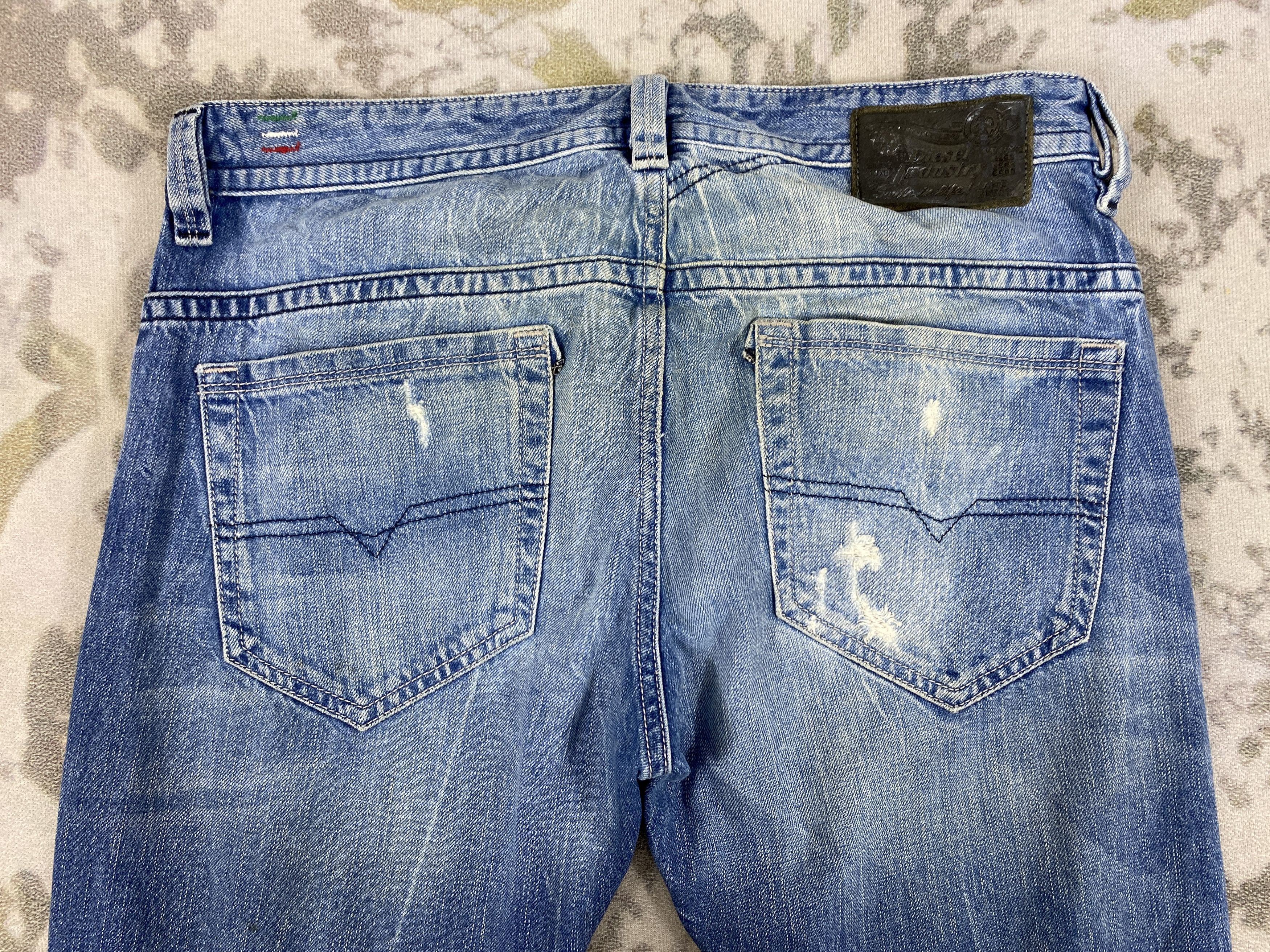 Japanese Brand Faded Blue Vintage Diesel Jeans 33x27 Denim- JN3708 Size US 33 - 4 Thumbnail