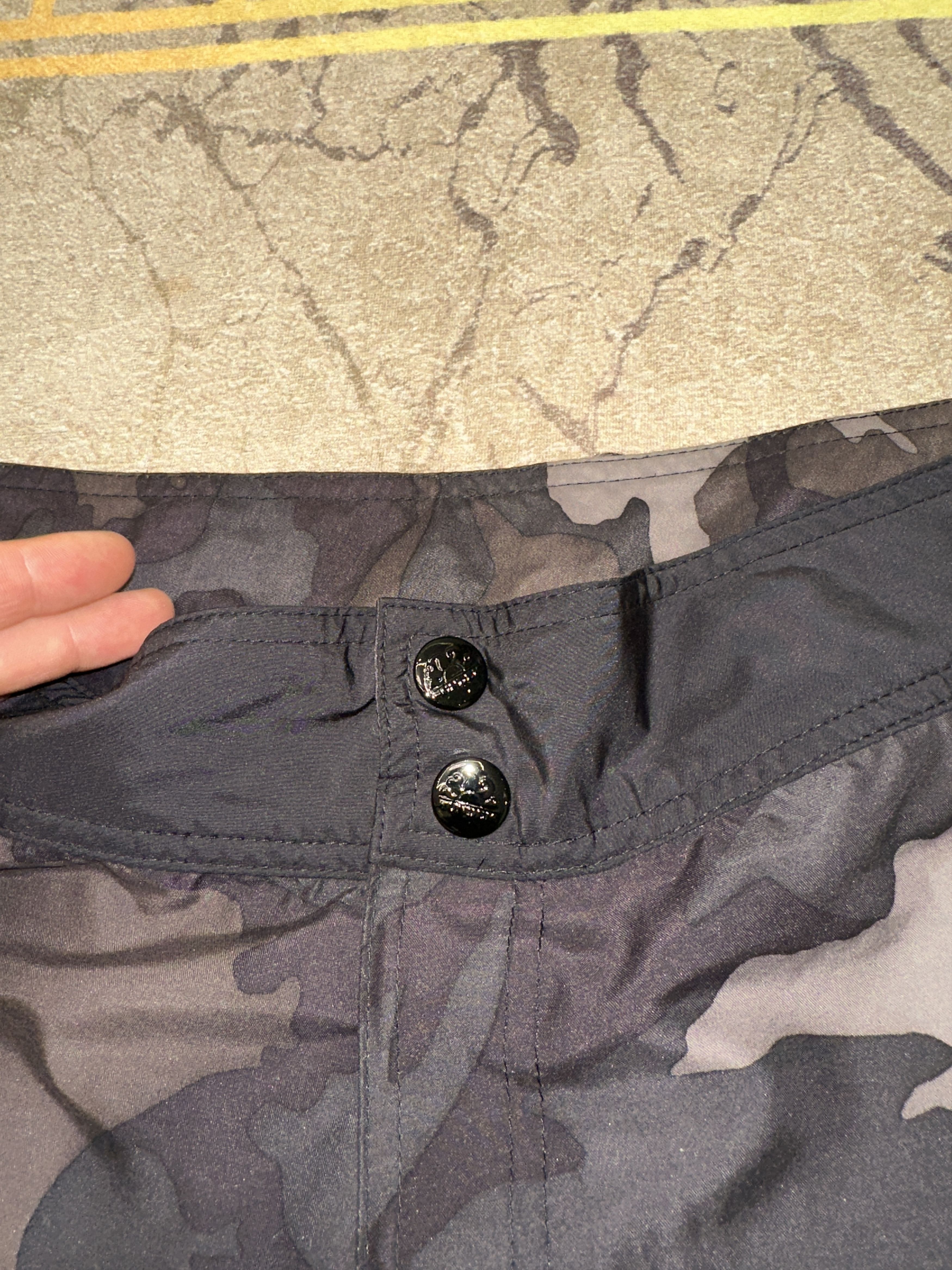 Sundek Rare Camo Reversible Sundek 34 Long Beach Trunks Size 34 M Size US 34 / EU 50 - 5 Thumbnail