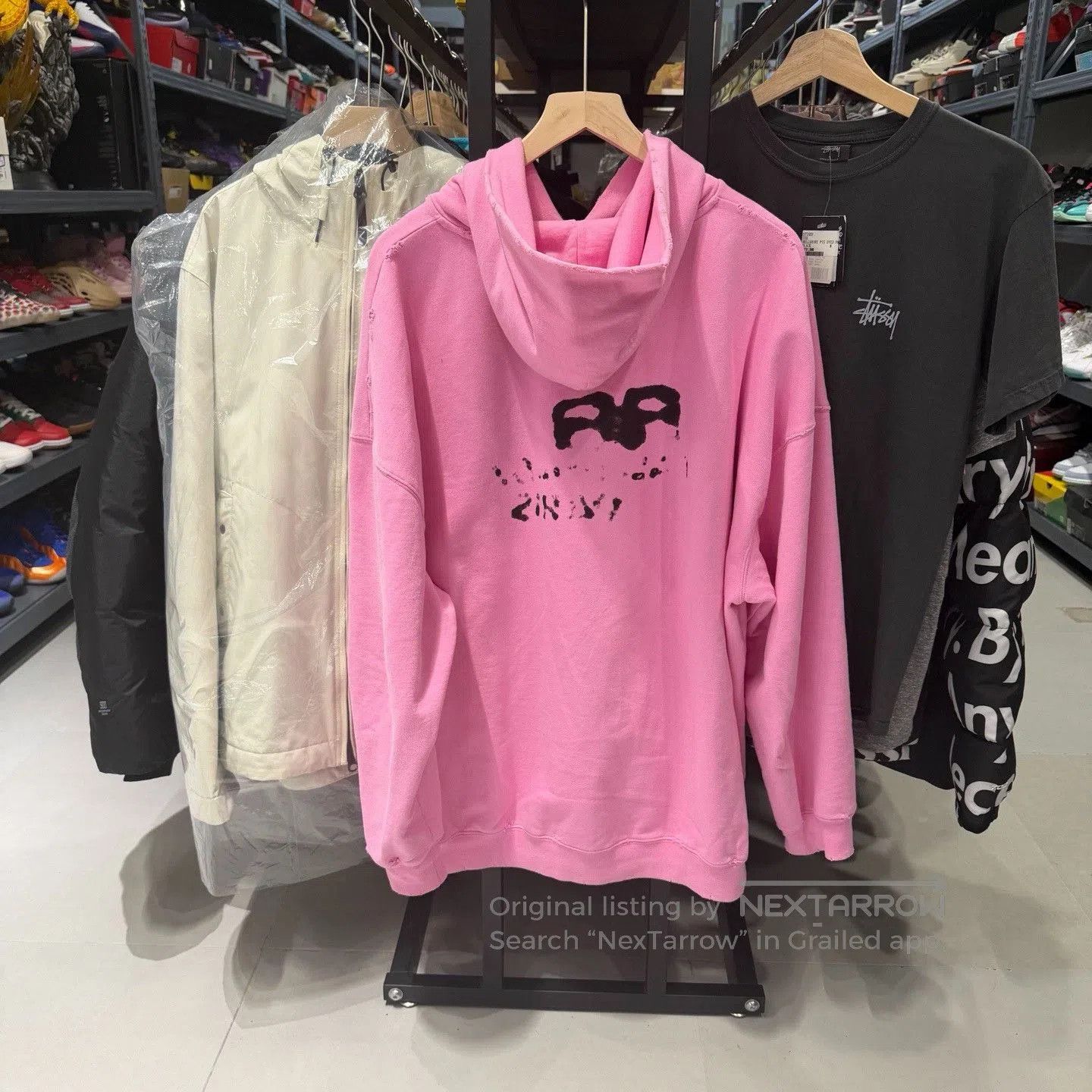 Balenciaga Balenciaga Pink Splatter Logo Hoodie. Size M / US 6-8 / IT 42-44 - 2 Thumbnail
