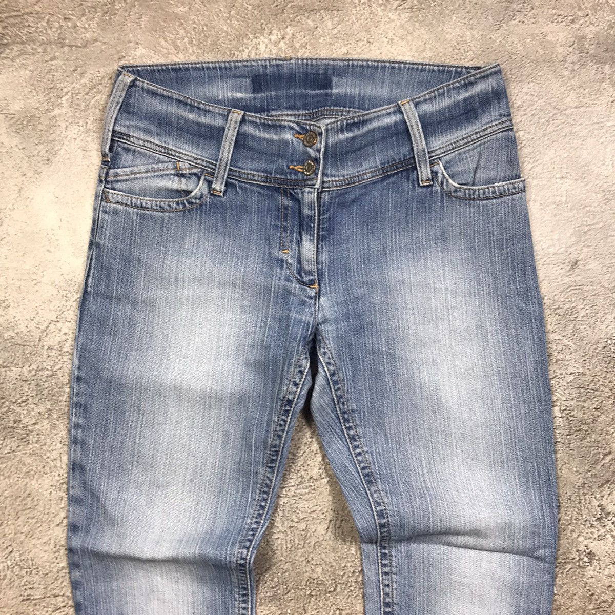 Vintage Vintage Y2K Distressed Flared Jeans Grunge Thrashed Logo 30 Size 30" / US 8 / IT 44 - 2 Thumbnail
