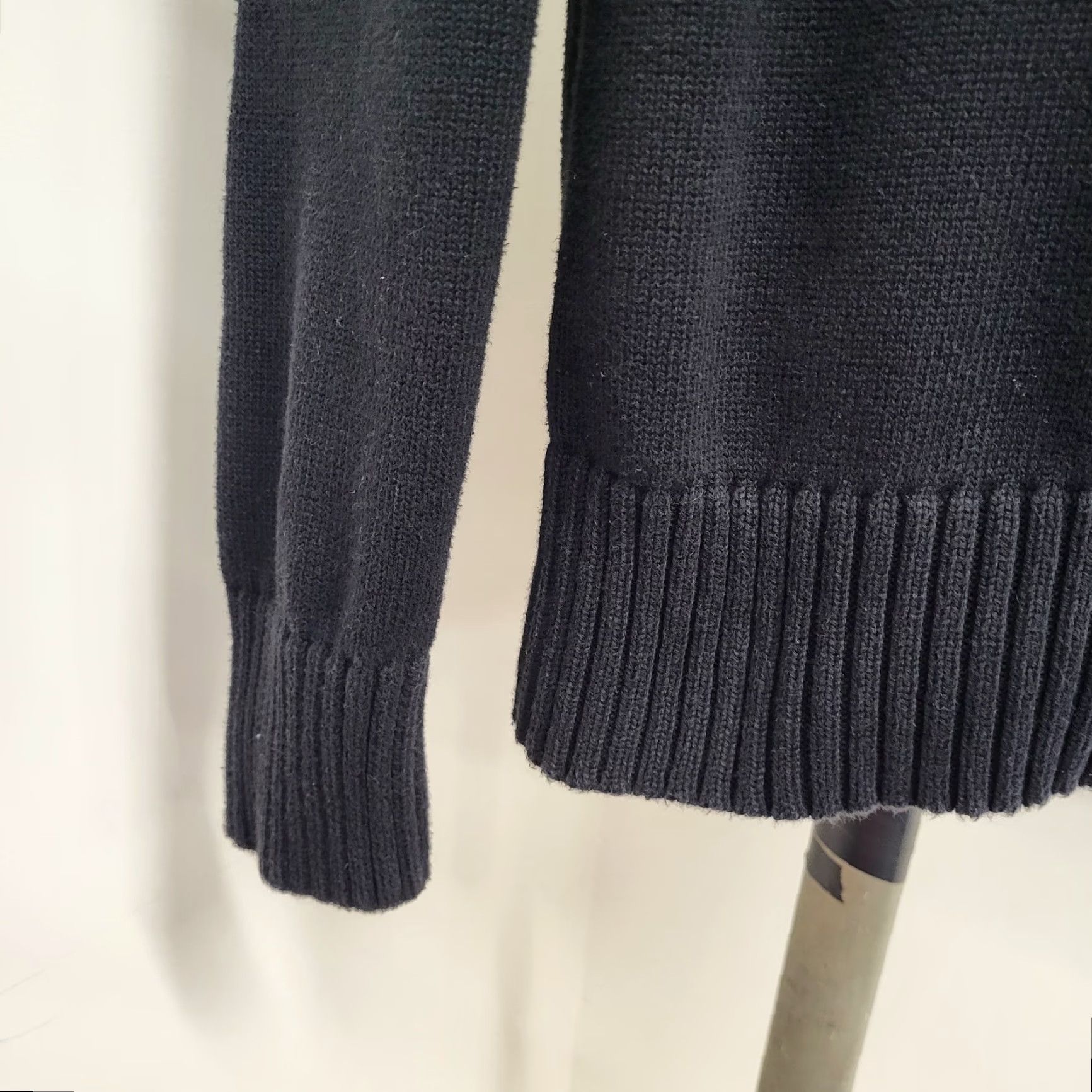 American Eagle Outfitters American Eagle Outfitters Sweater Men 3/4 Buttons Black Classic Fit Size M Knit Pullover Long Sleeve Casual Winter Fall Spring Summer All Seasons Size US M / EU 48-50 / 2 - 4 Thumbnail