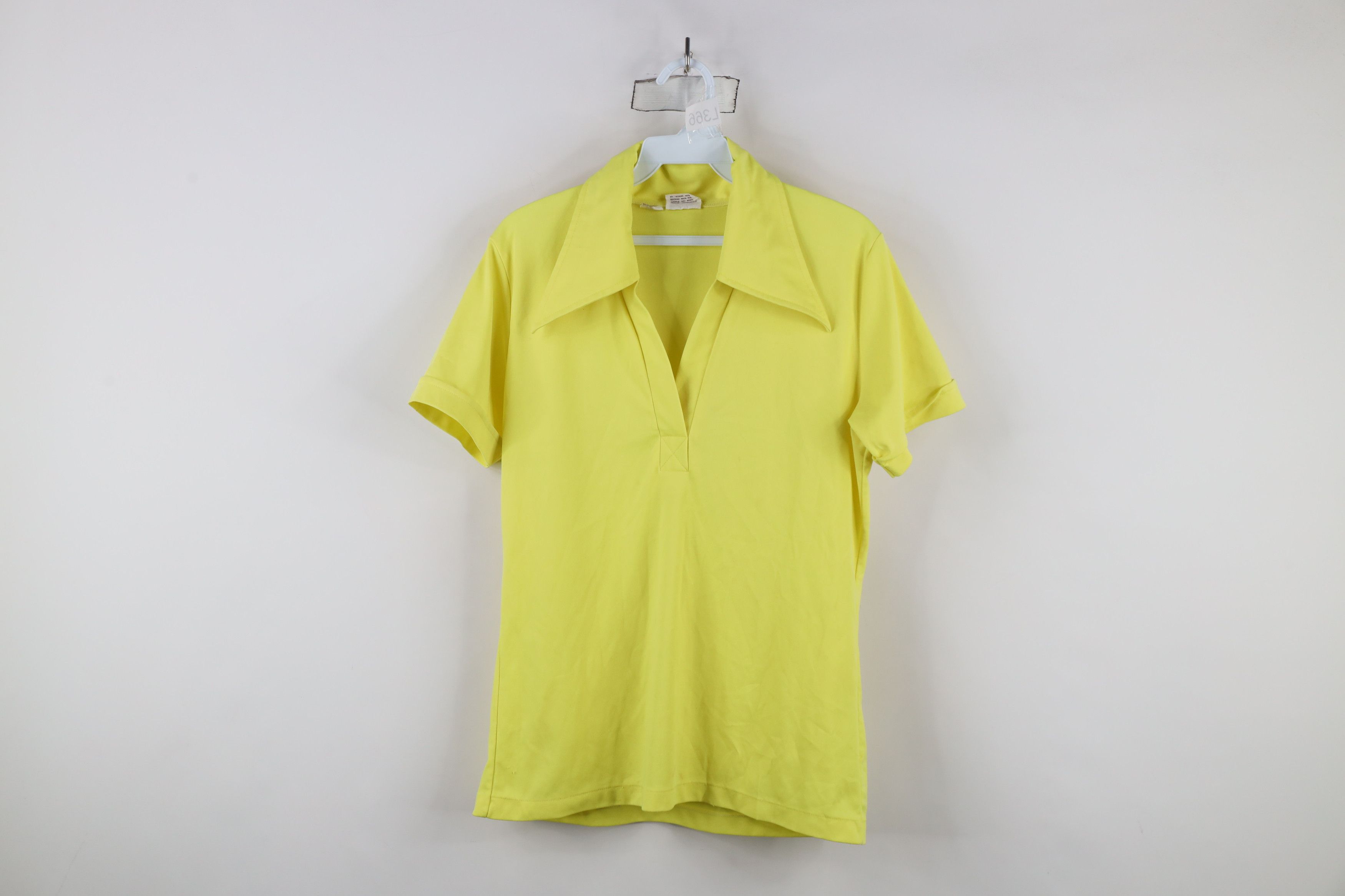 Vintage Vintage 70s Streetwear Blank Collared Polo Shirt Yellow Size US L / EU 52-54 / 3 - 1 Thumbnail