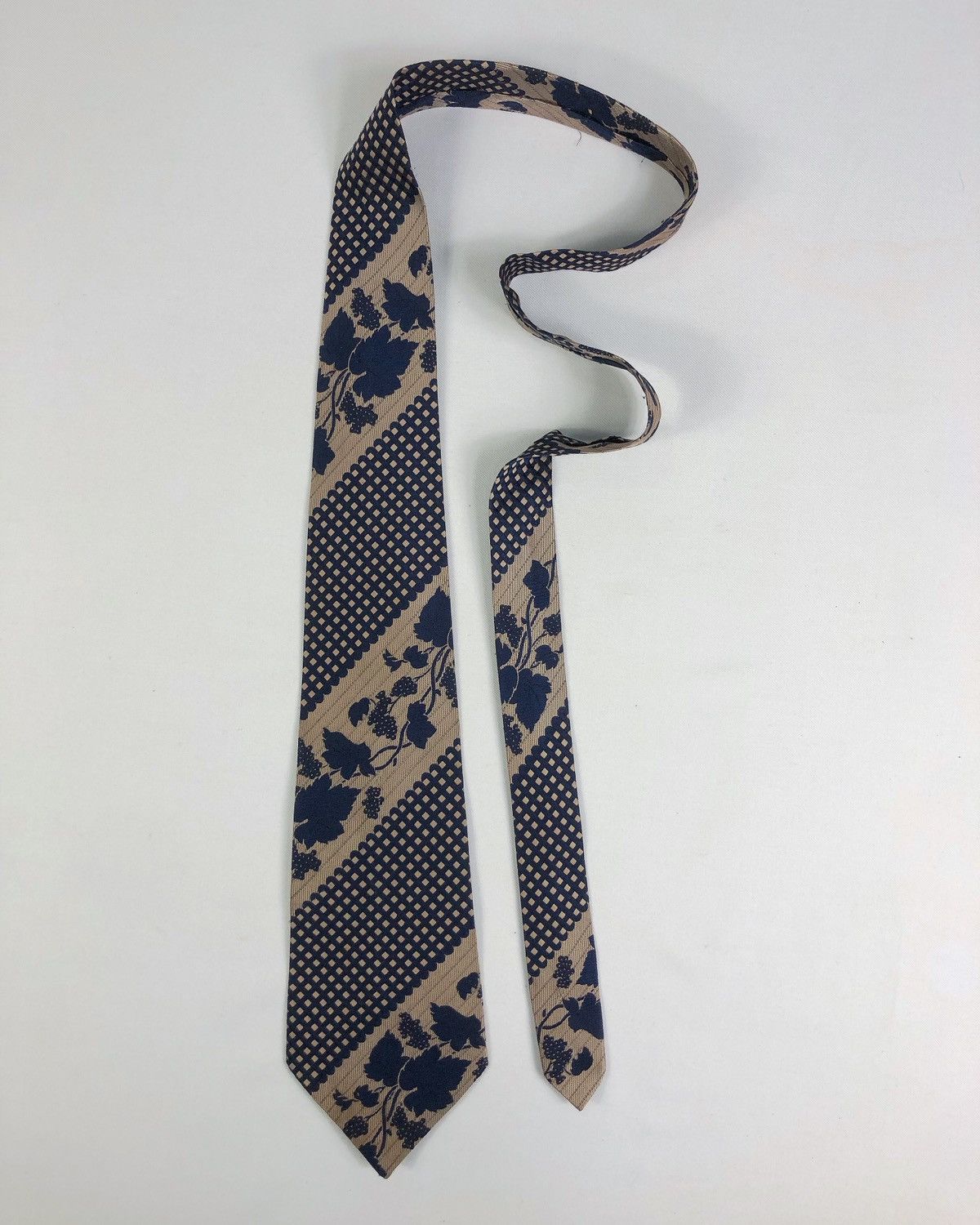 Yves Saint Laurent Rare Vintage Yves Saint Laurent YSL Floral Silk Tie Size ONE SIZE - 2 Thumbnail
