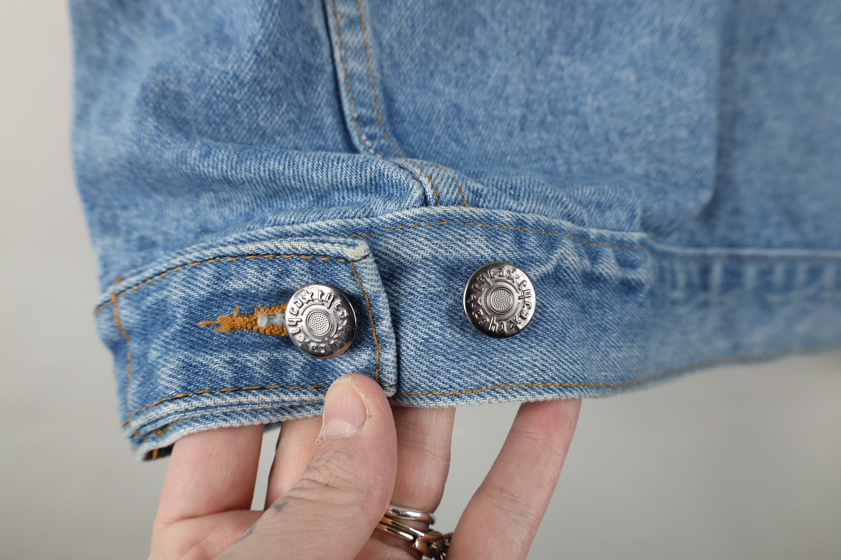 Vintage Vintage 90s Streetwear Flower Denim Jean Trucker Jacket USA Size US M / EU 48-50 / 2 - 10 Thumbnail