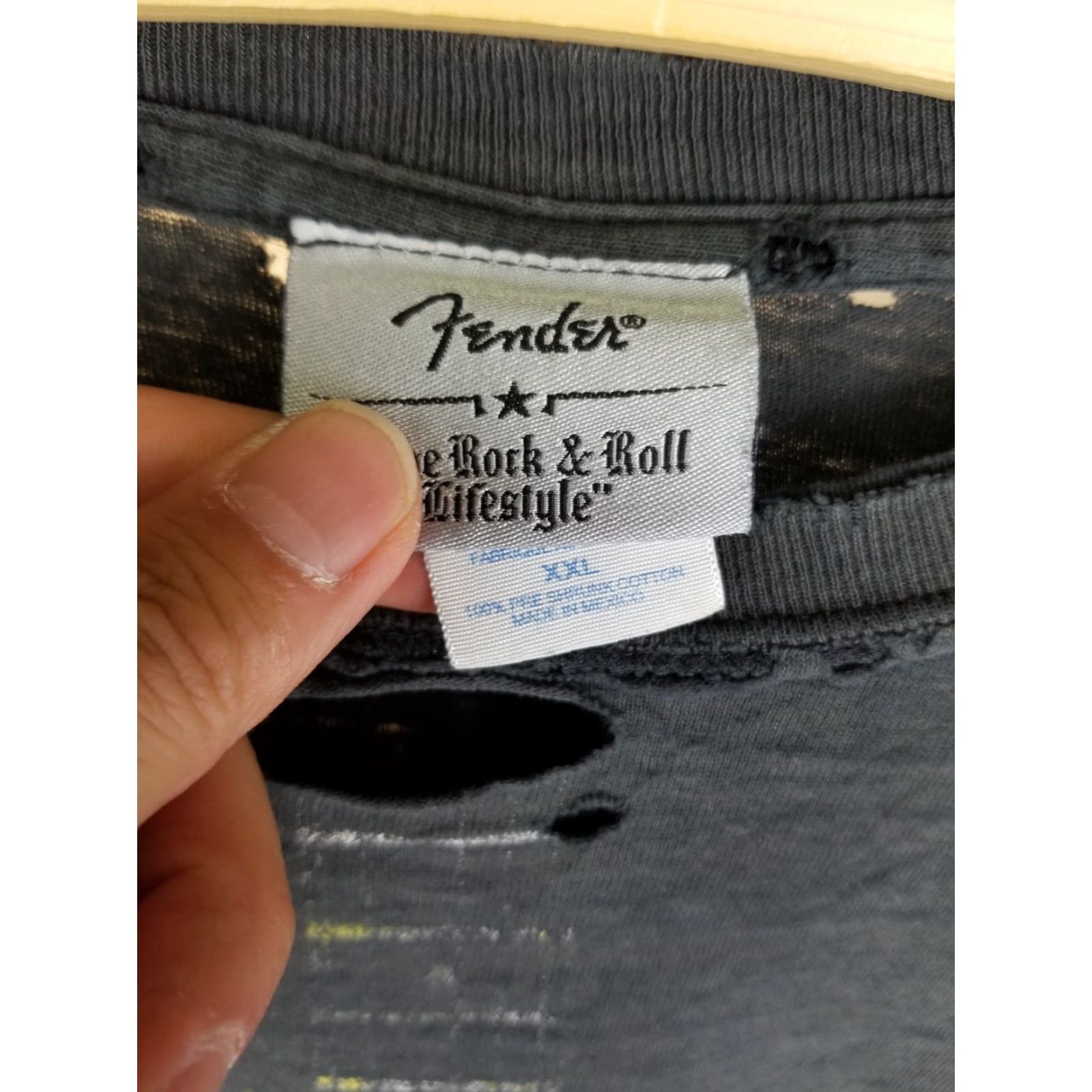 Fender VINTAGE Fender Black T-Shirt SZ XXLARGE Shirt Men Size US XXL / EU 58 / 5 - 3 Thumbnail