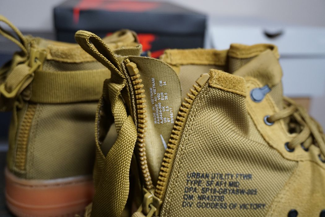 af1 desert moss