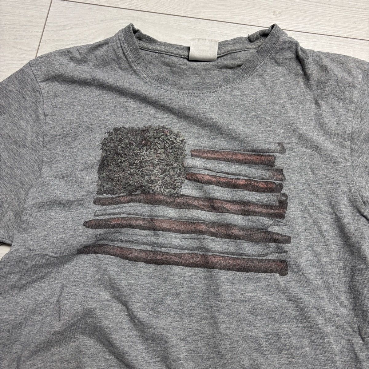 Vintage crazy vintage usa flag blunt t-shirt y2k opium rap Size US M / EU 48-50 / 2 - 2 Thumbnail