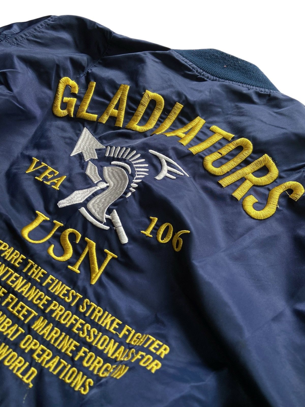 Avirex 90s AVIREX GLADIATORS VFA 106 USN FLIGHT BOMBERS JACKET Size US S / EU 44-46 / 1 - 12 Thumbnail