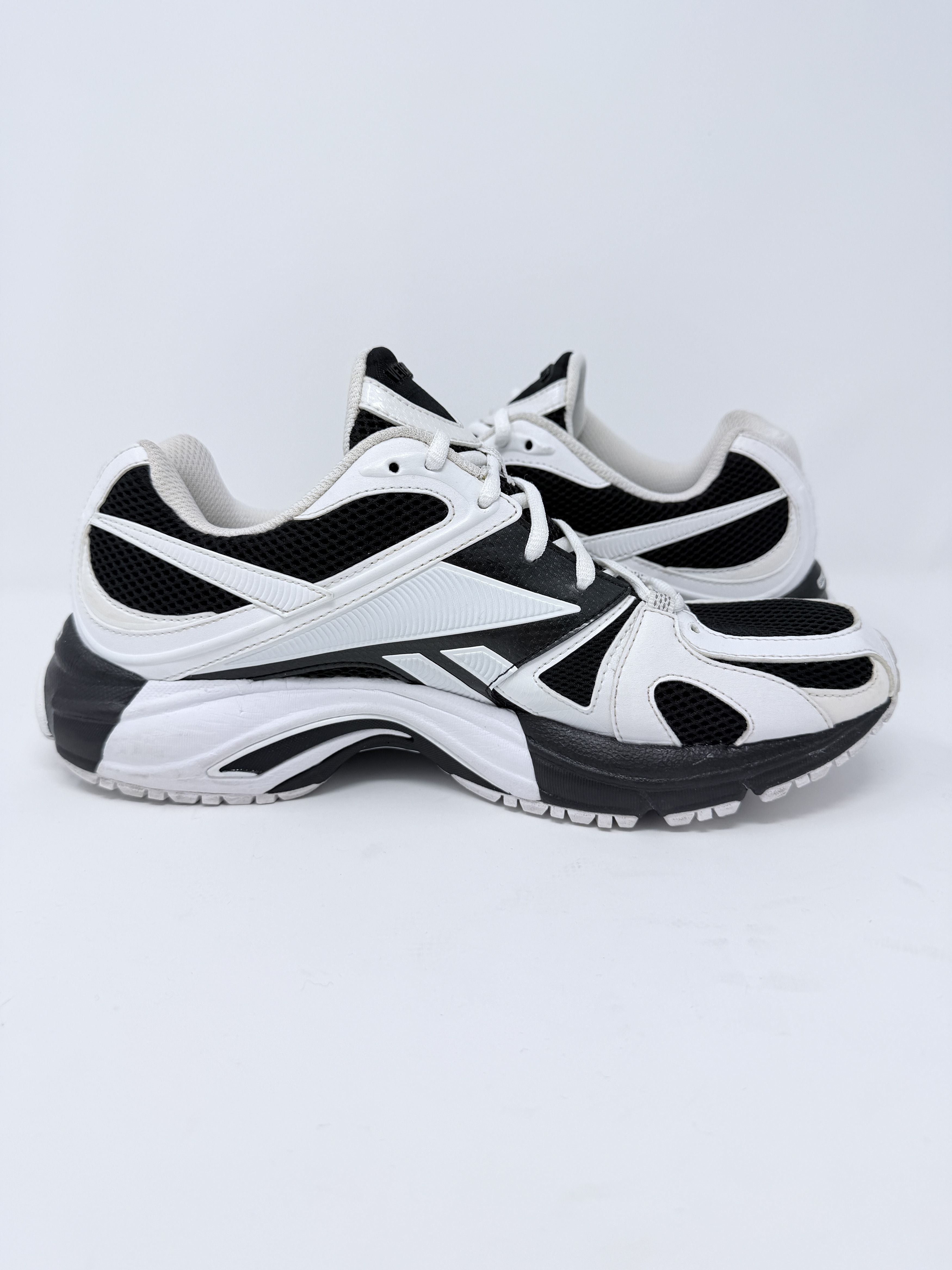 Reebok × Vetements Vetements Reebok Spike Runner 200 Black White Size US 9.5 / EU 42-43 - 5 Thumbnail