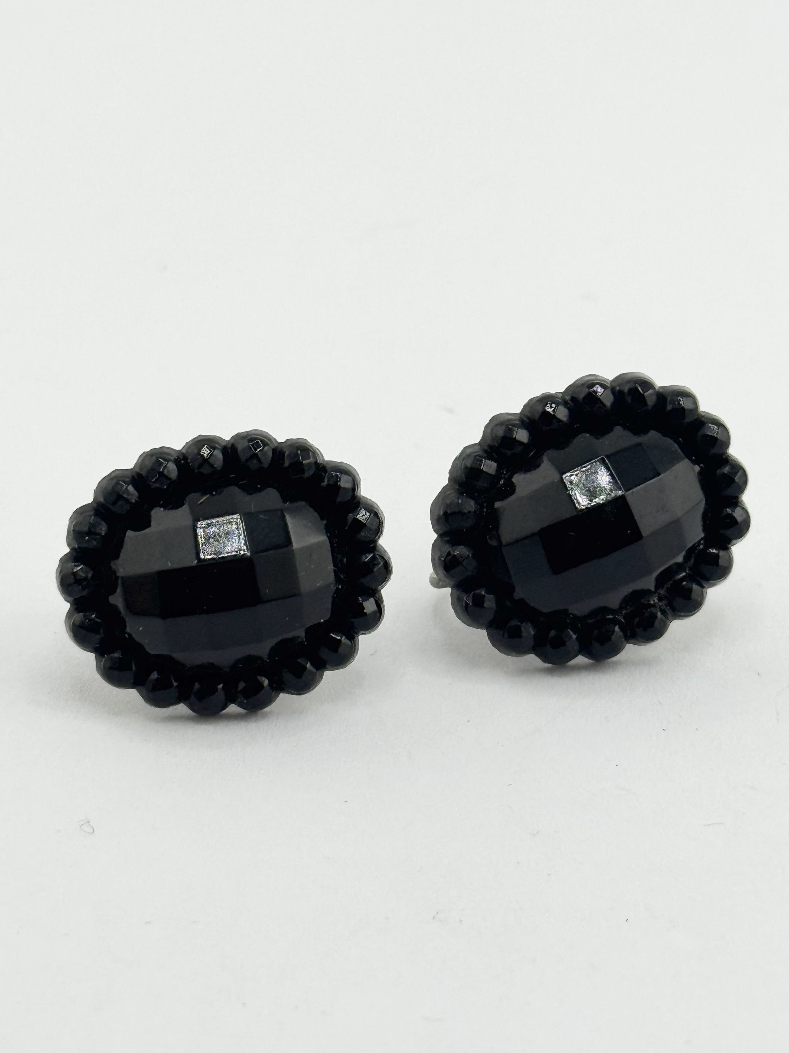 Vintage Czechoslovakia black glass vintage earrings Size ONE SIZE - 2 Thumbnail
