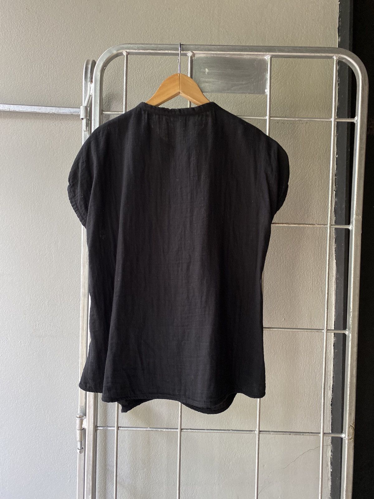 Issey Miyake Plantation Black Buttoned V-Neck Blouse Size M / US 6-8 / IT 42-44 - 8 Thumbnail