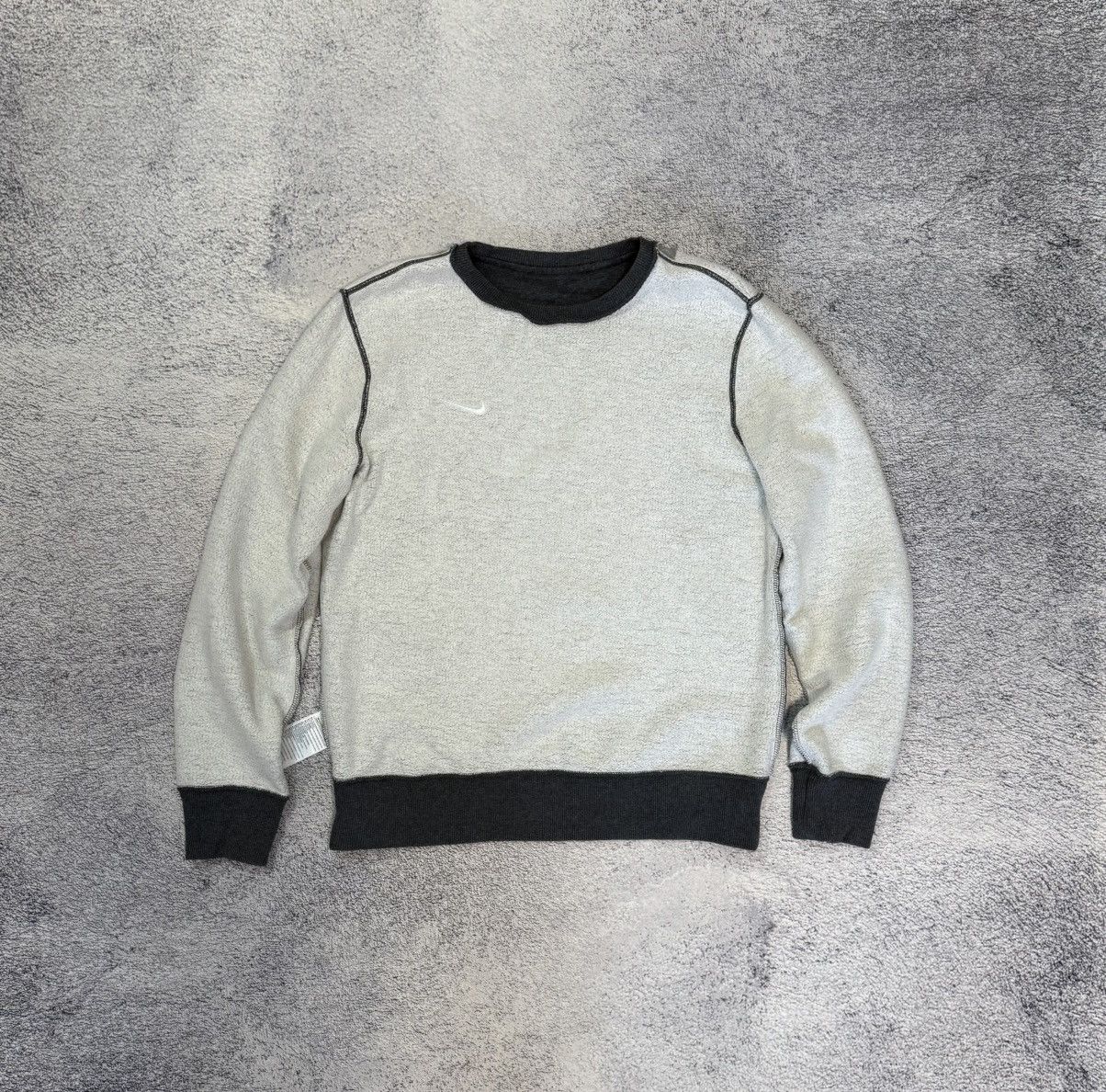Nike Nike Men Grey Sweatshirt Swoosh Logo Crewneck Basic Pullover Size US M / EU 48-50 / 2 - 5 Thumbnail