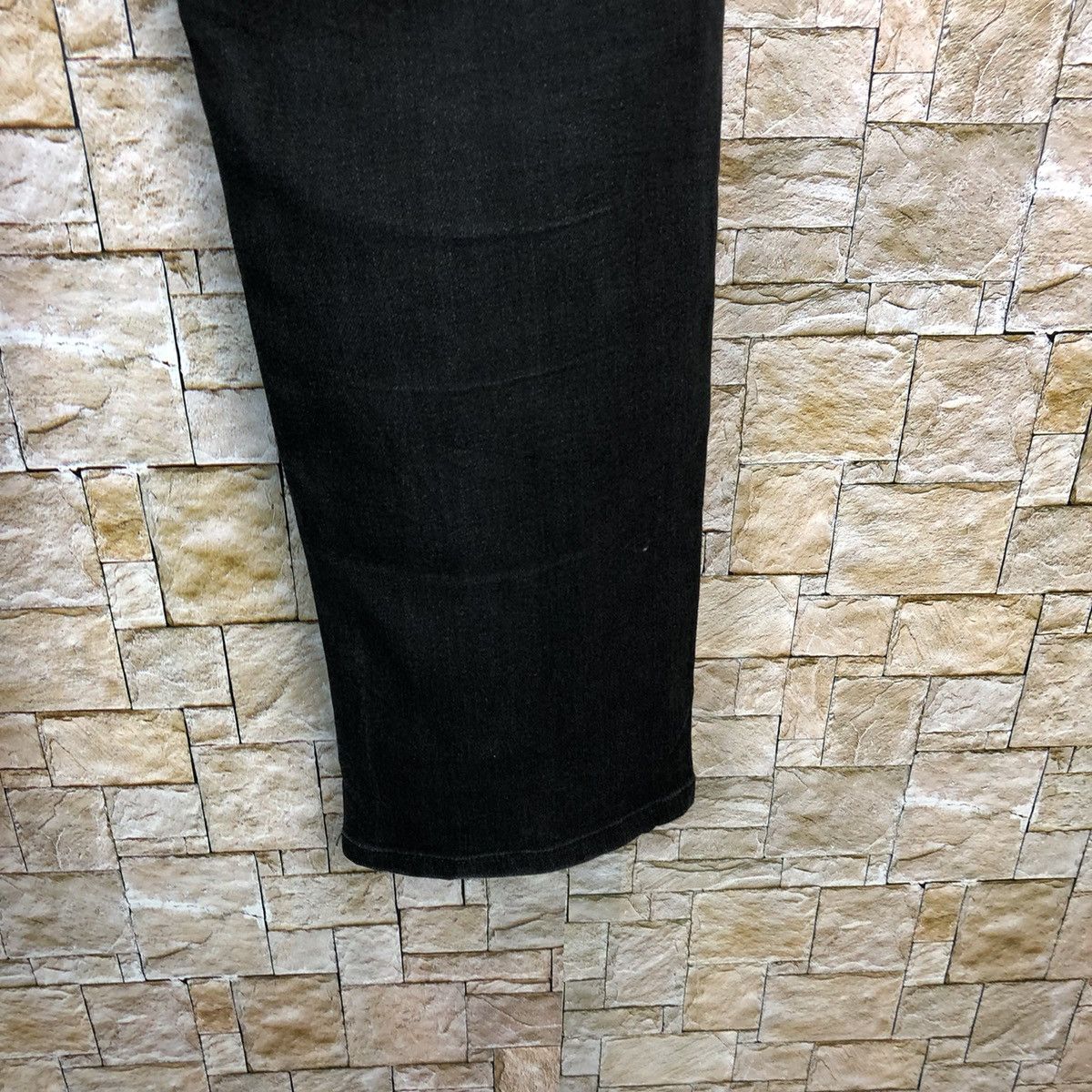 Uniqlo Uniqlo Jeans Black Denim Pants #7596 Size US 31 - 20 Thumbnail