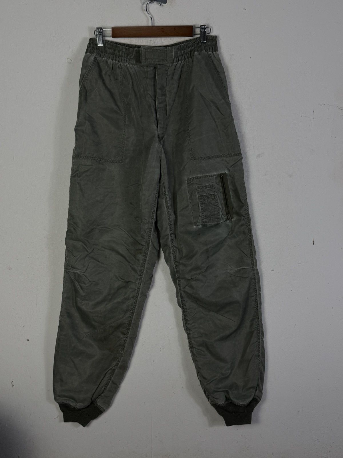 Japanese Brand Vintage Military Elasticated Cuffs Zipperd Pocket Size US 30 / EU 46 - 1 Thumbnail