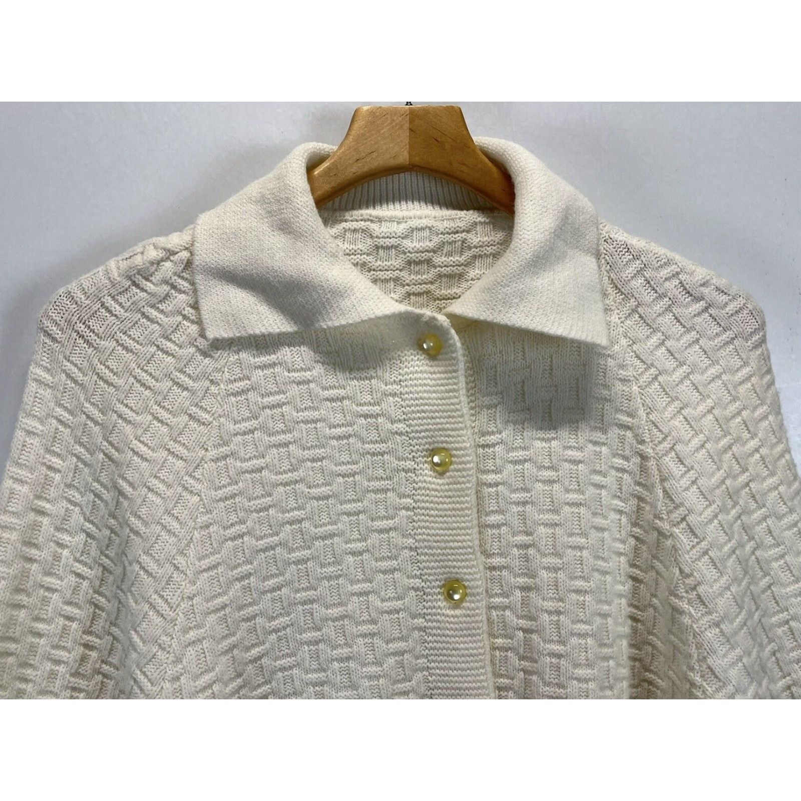Asket VINTAGE Ivory Knit Cape Poncho Sweater One Size Bohemian Womens Basket Weave Fringe Size ONE SIZE - 3 Thumbnail