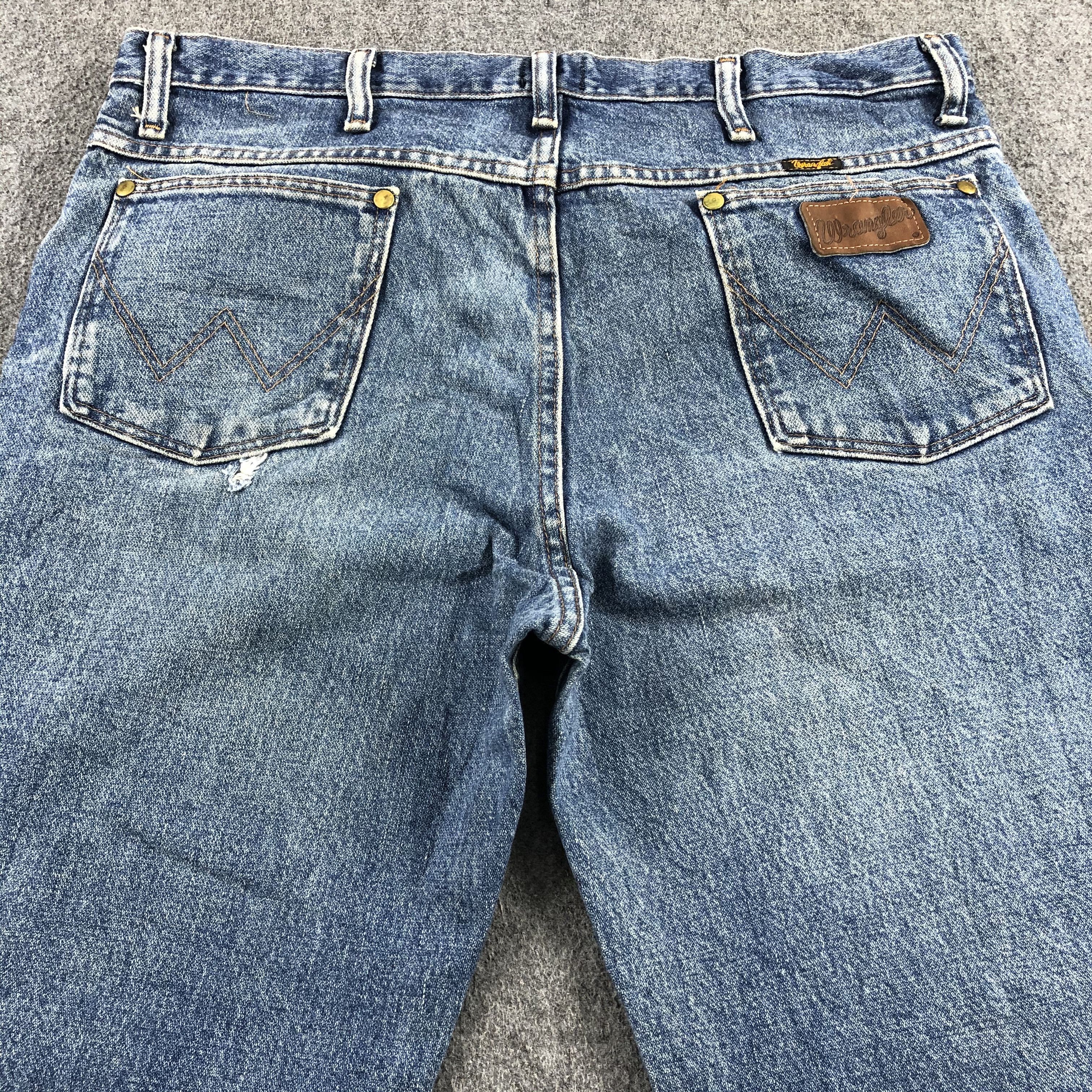 Vintage Vintage Blue Wash Wrangler Jeans-J2102 Size US 36 / EU 52 - 4 Thumbnail