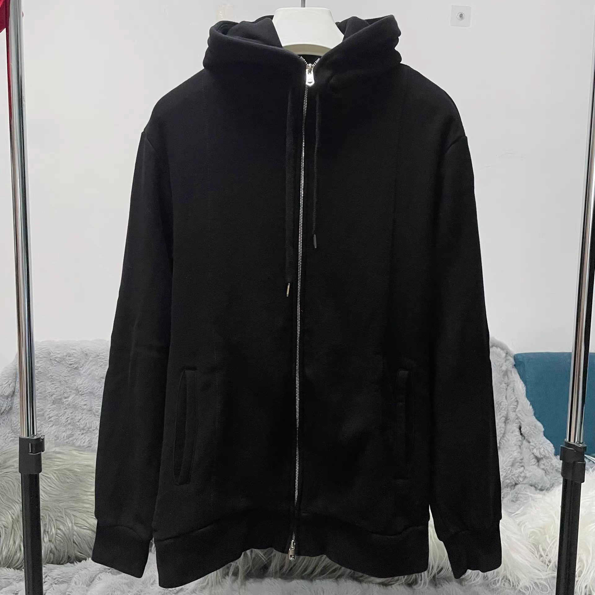 Roar Roar Roarguns Back Double Gun Rhinestone Hooded Jacket Size US L / EU 52-54 / 3 - 1 Thumbnail