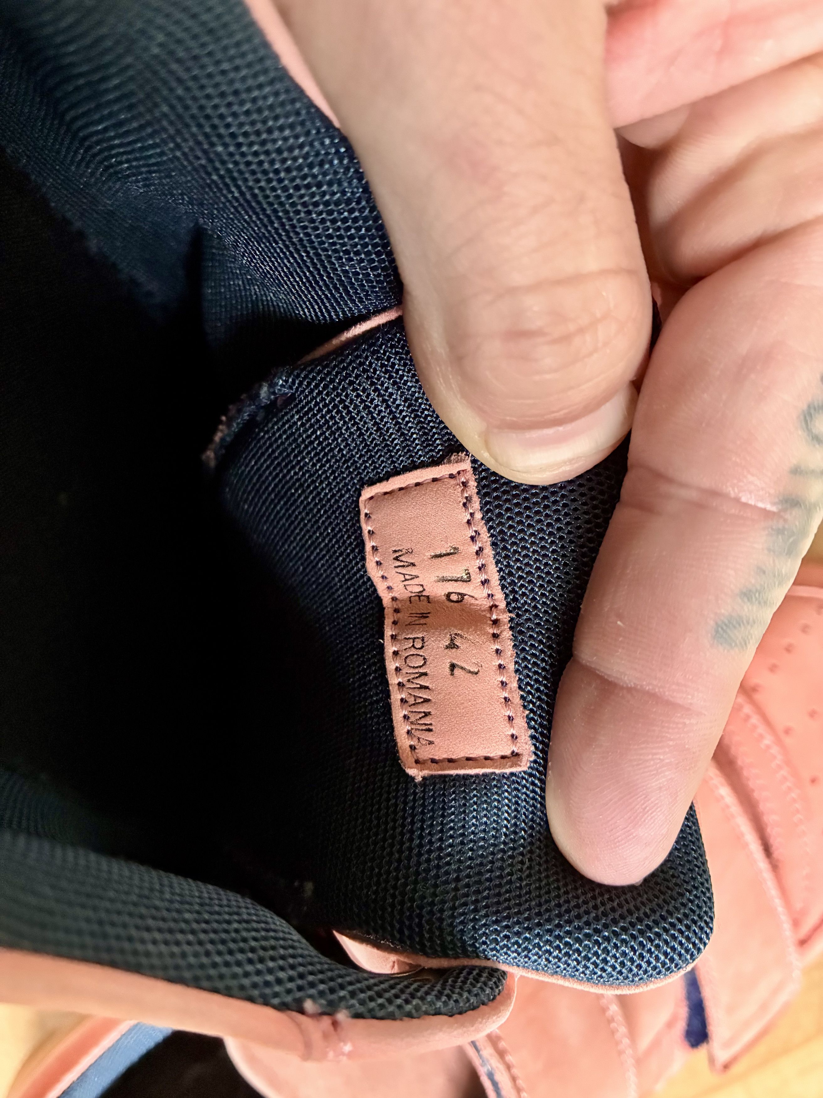Acne Studios Acne Studios Pink Leather Steffey Velcro Strap Sneakers 9 Size US 9 / EU 42 - 2 Thumbnail