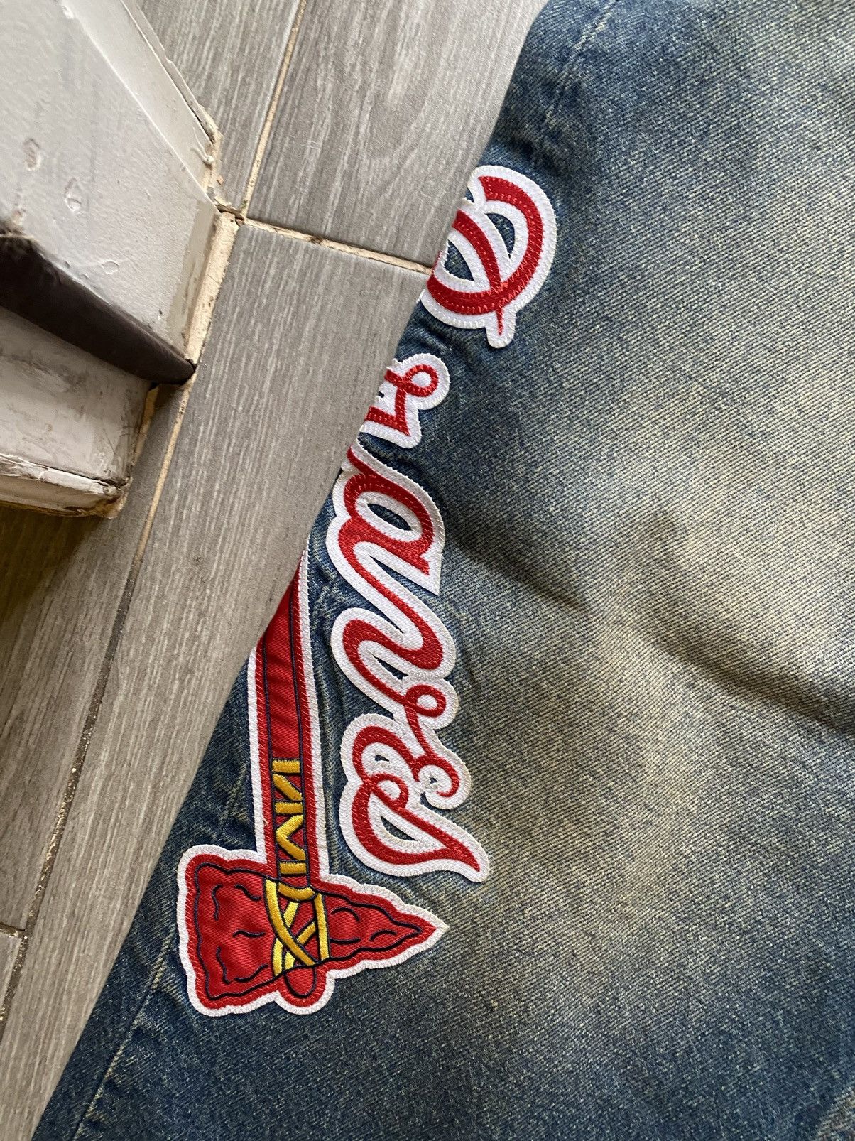 Supreme Supreme Mitchell & Ness Atlanta Braves Loose Fit Jean 36 Size US 36 / EU 52 - 3 Thumbnail