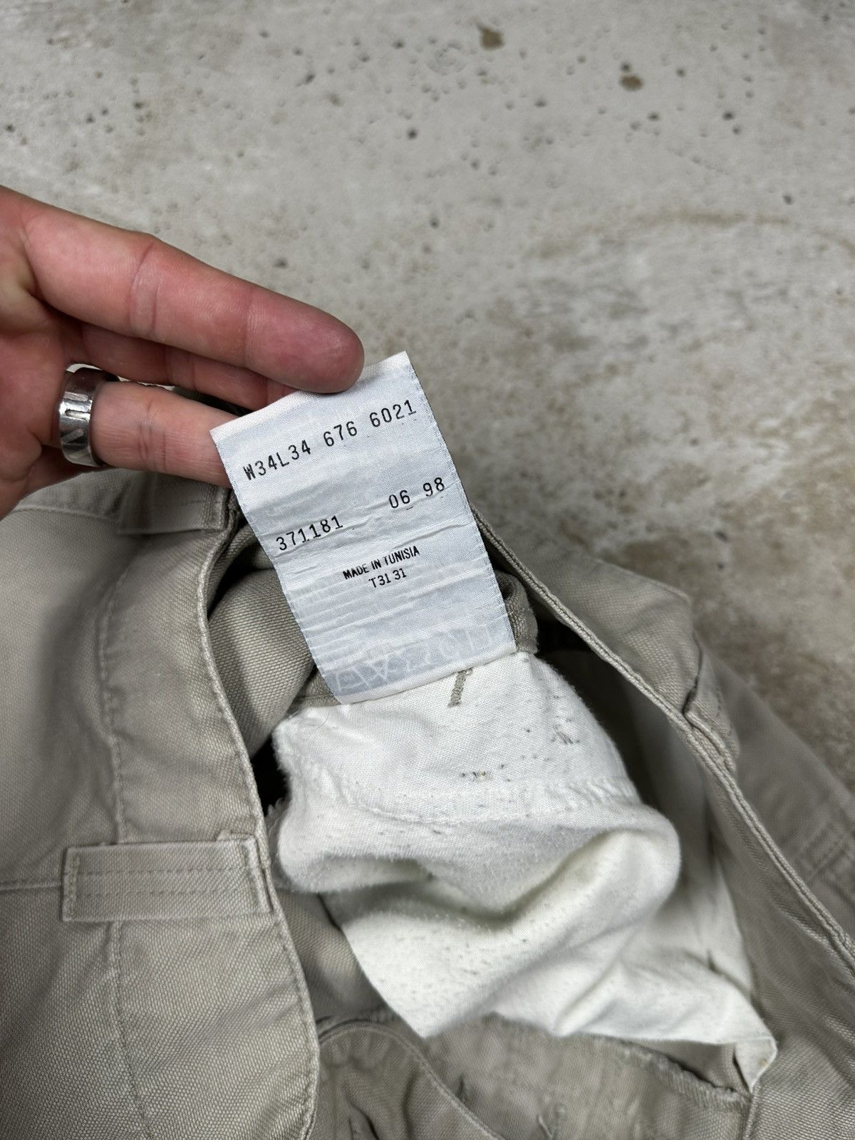 Levi's Vintage 1998 Levi’s 676 Baggy Beige Cargo Pants Loose Fit Size US 34 / EU 50 - 11 Thumbnail