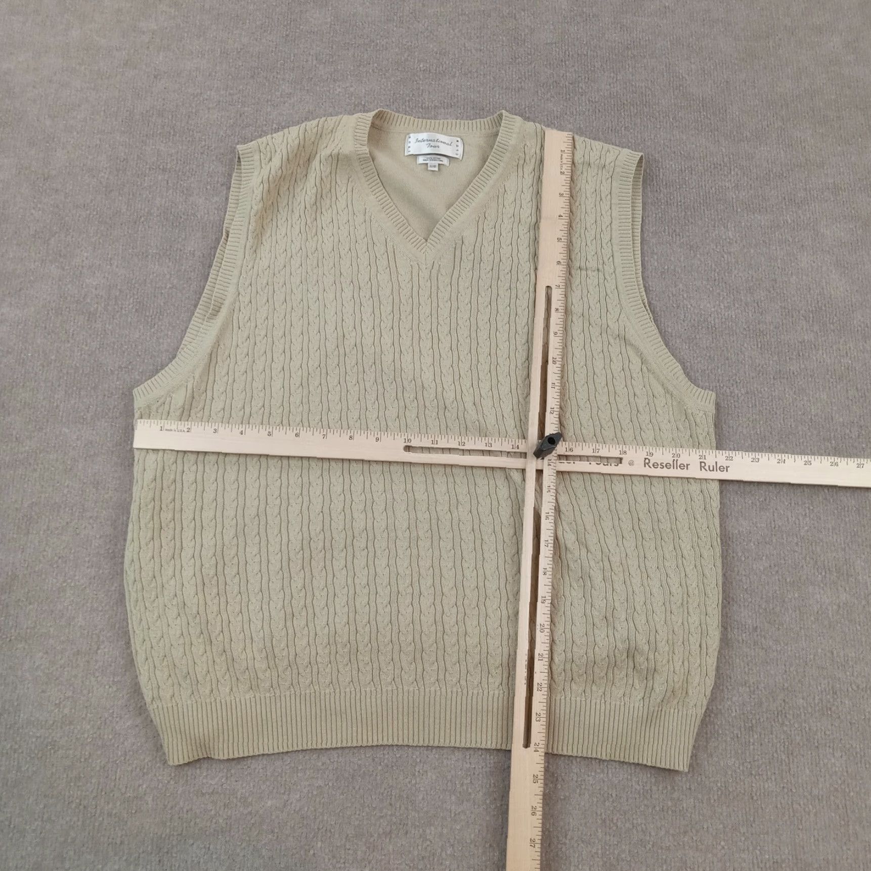 Izod VINTAGE IZOD Sweater Vest Mens Large Beige Golf Pullover Size US L / EU 52-54 / 3 - 2 Thumbnail
