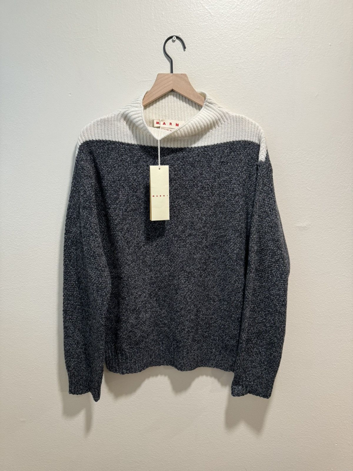 TURTLENECK SWEATER - GREY/WHITE