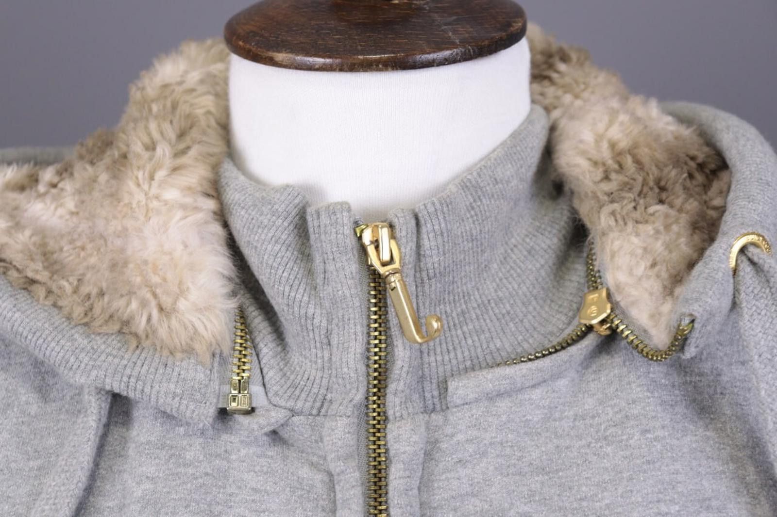 Juicy Couture Jeans Juicy Couture Los Angeles Gray Faux Fur Jacket Size M Size M / US 6-8 / IT 42-44 - 6 Thumbnail