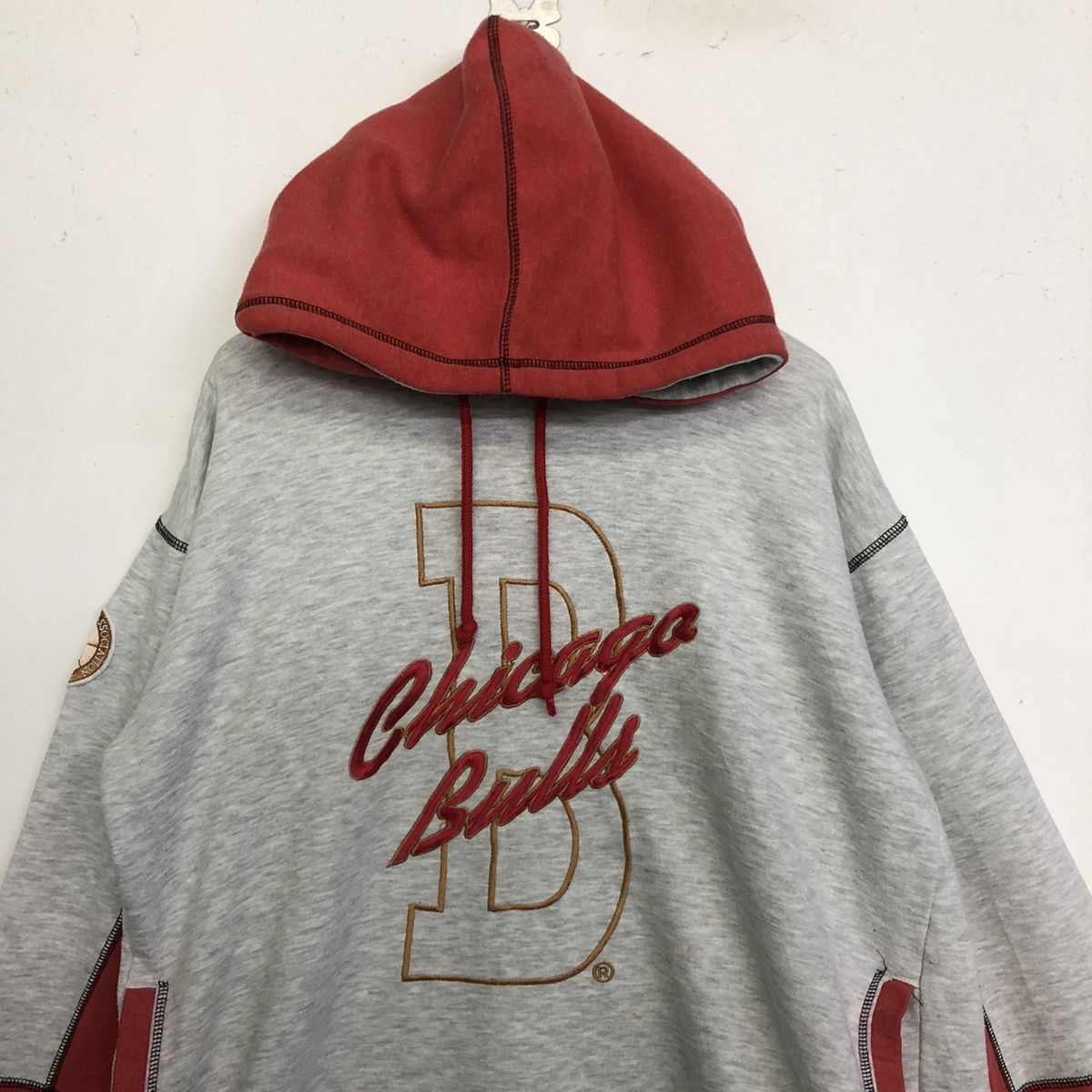 NBA VINTAGE CHICAGO BULLS NBA BIG LOGO HOODIE SWEATSHIRT Size US M / EU 48-50 / 2 - 2 Thumbnail