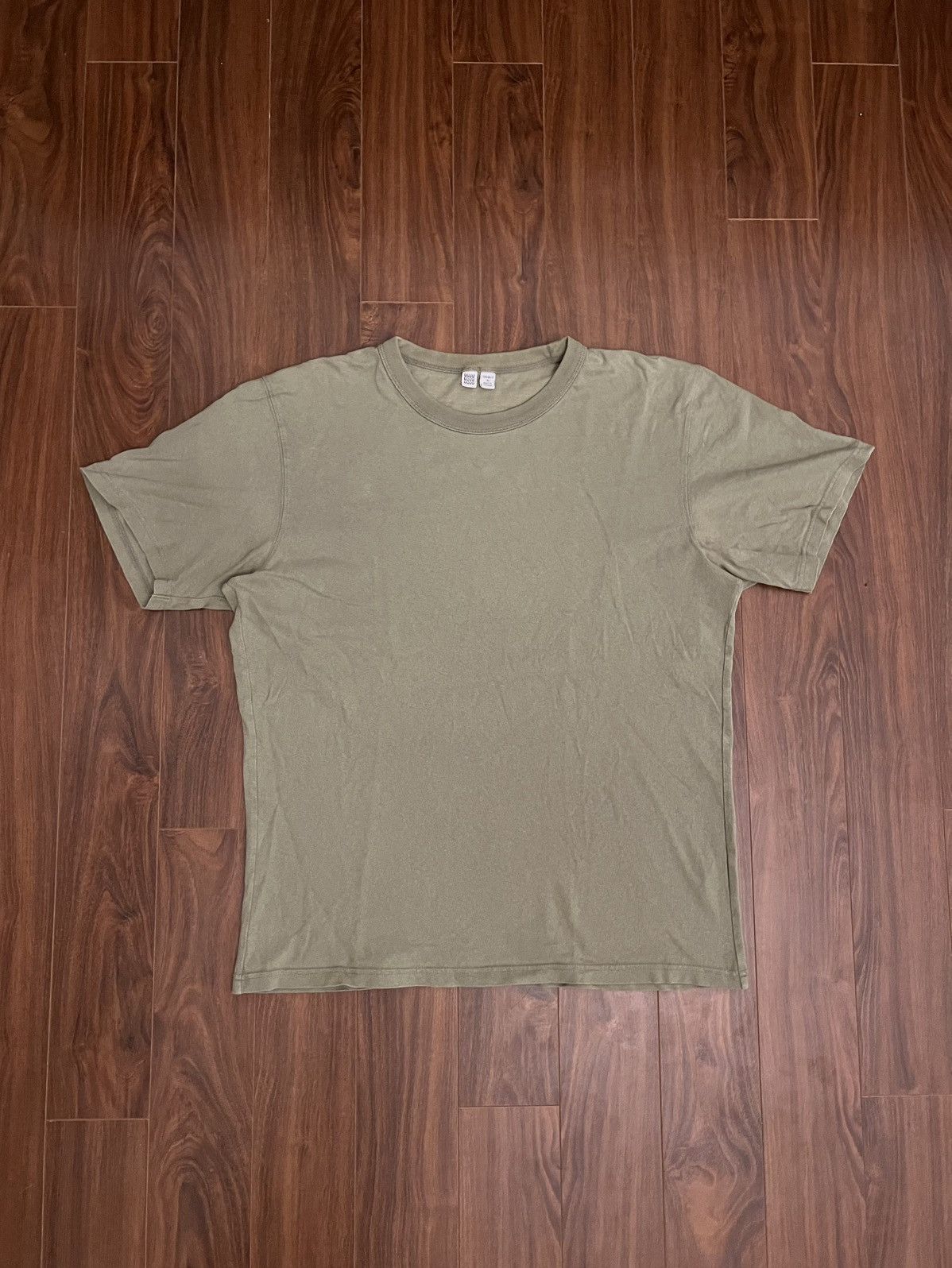 Lemaire × Uniqlo Thrashed x Faded Christopher Lemaire x Uniqlo Tee in Green Size US XL / EU 56 / 4 - 2 Thumbnail