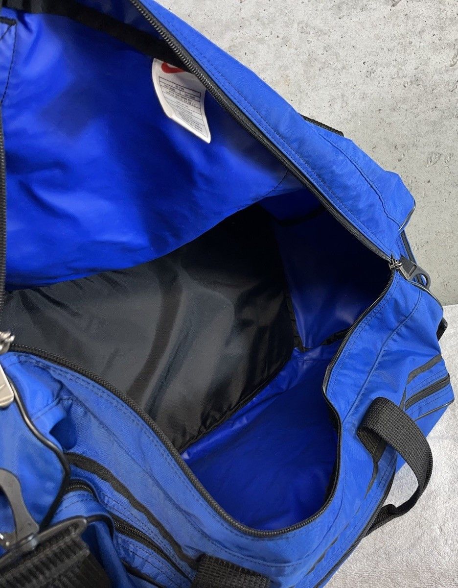 Nike Vintage XL 90s Blue Nike Travel Duffle Gym Bag Swoosh Logo Size ONE SIZE - 11 Thumbnail
