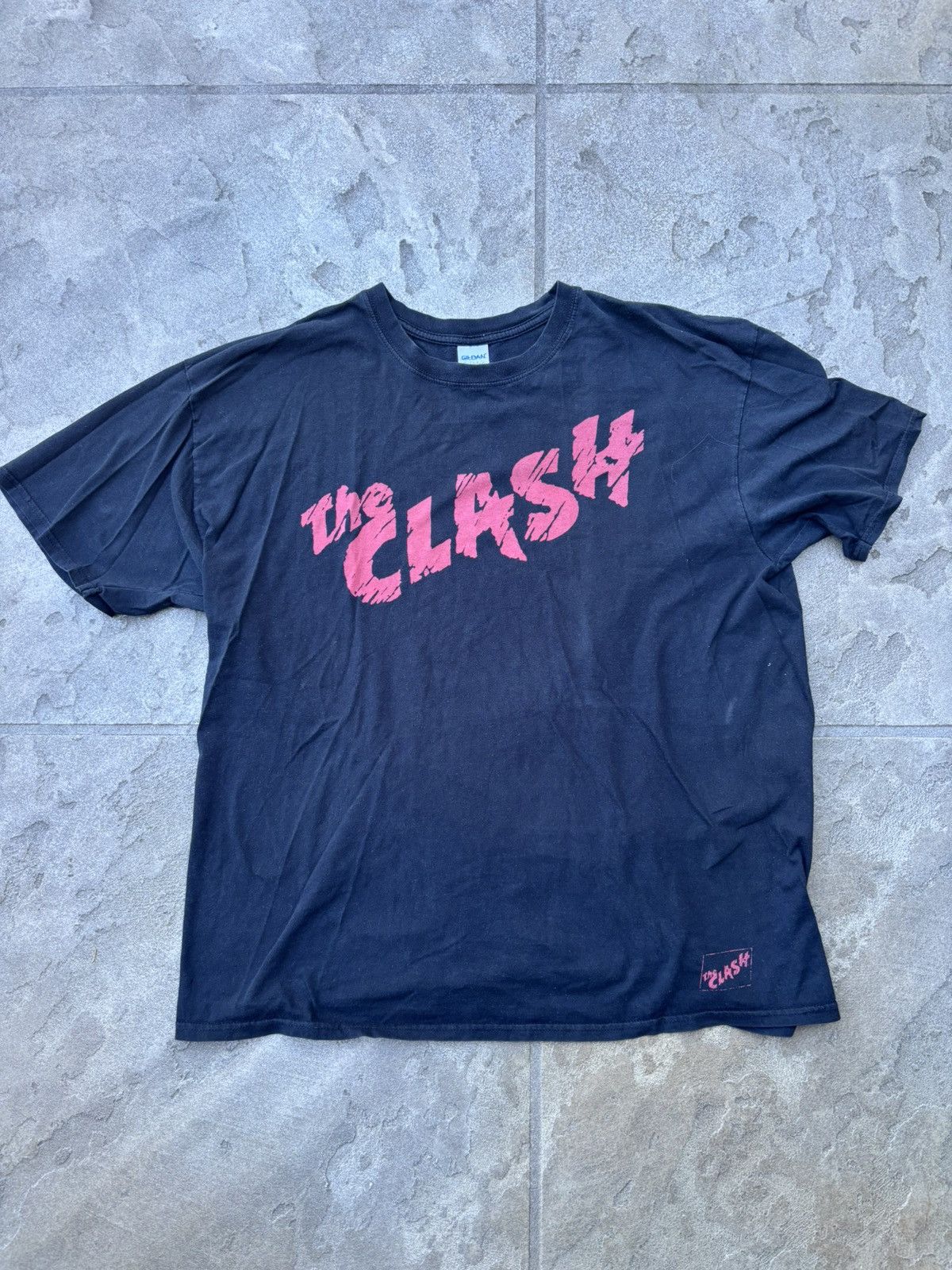 Vintage THE CLASH VINTAGE FADED TEE Size US XL / EU 56 / 4 - 1 Thumbnail