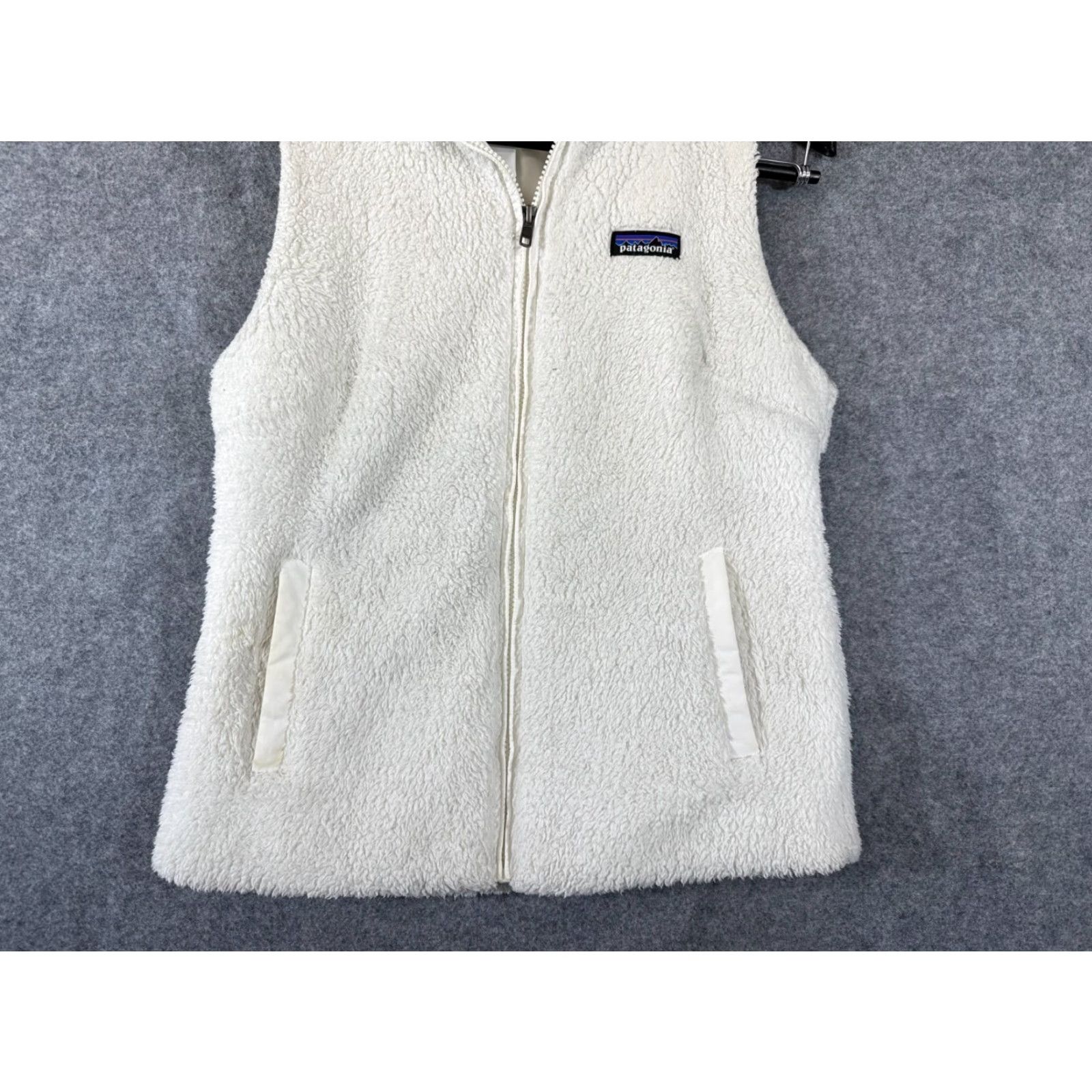 Patagonia Patagonia Los Gatos Vest Womens M White Sherpa Fleece Full Zip Lined Thermal Sleeveless Pockets Size M / US 6-8 / IT 42-44 - 4 Thumbnail