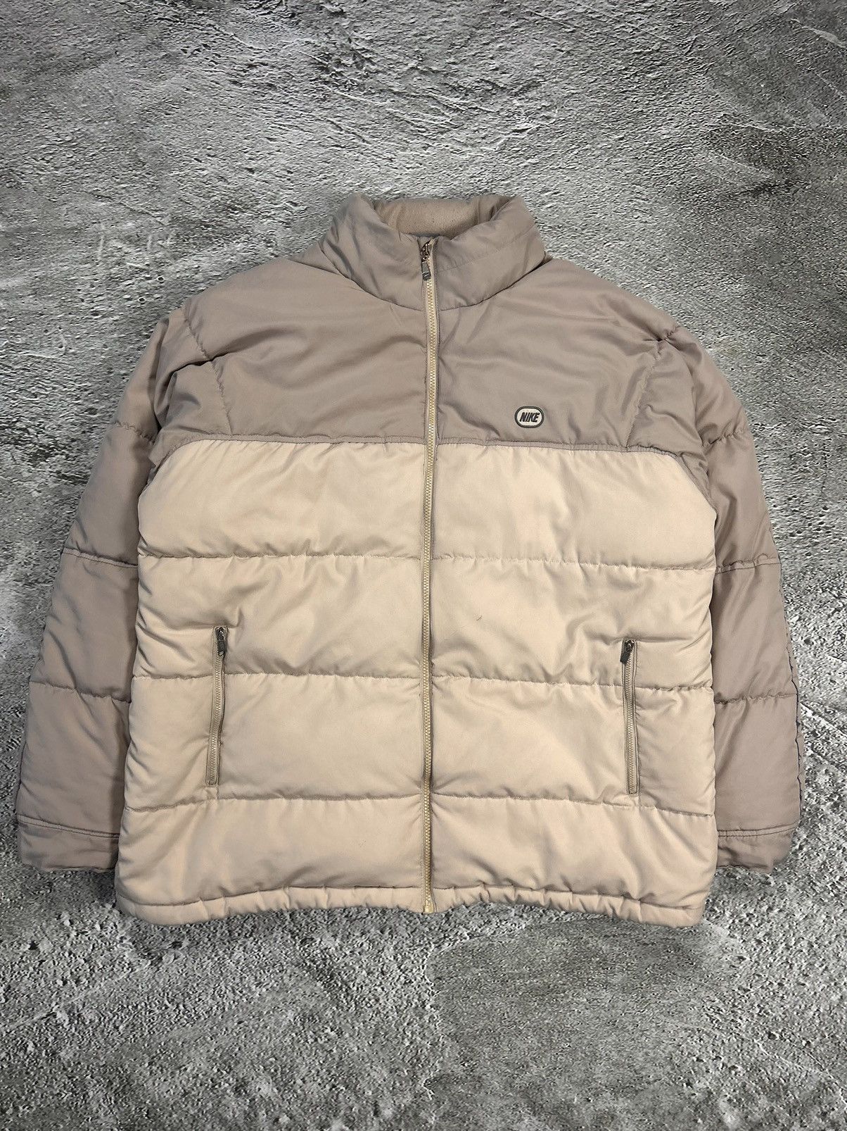 Nike × Vintage Nike puffer jacket vintage beige small logo 2000s Size US XL / EU 56 / 4 - 1 Thumbnail