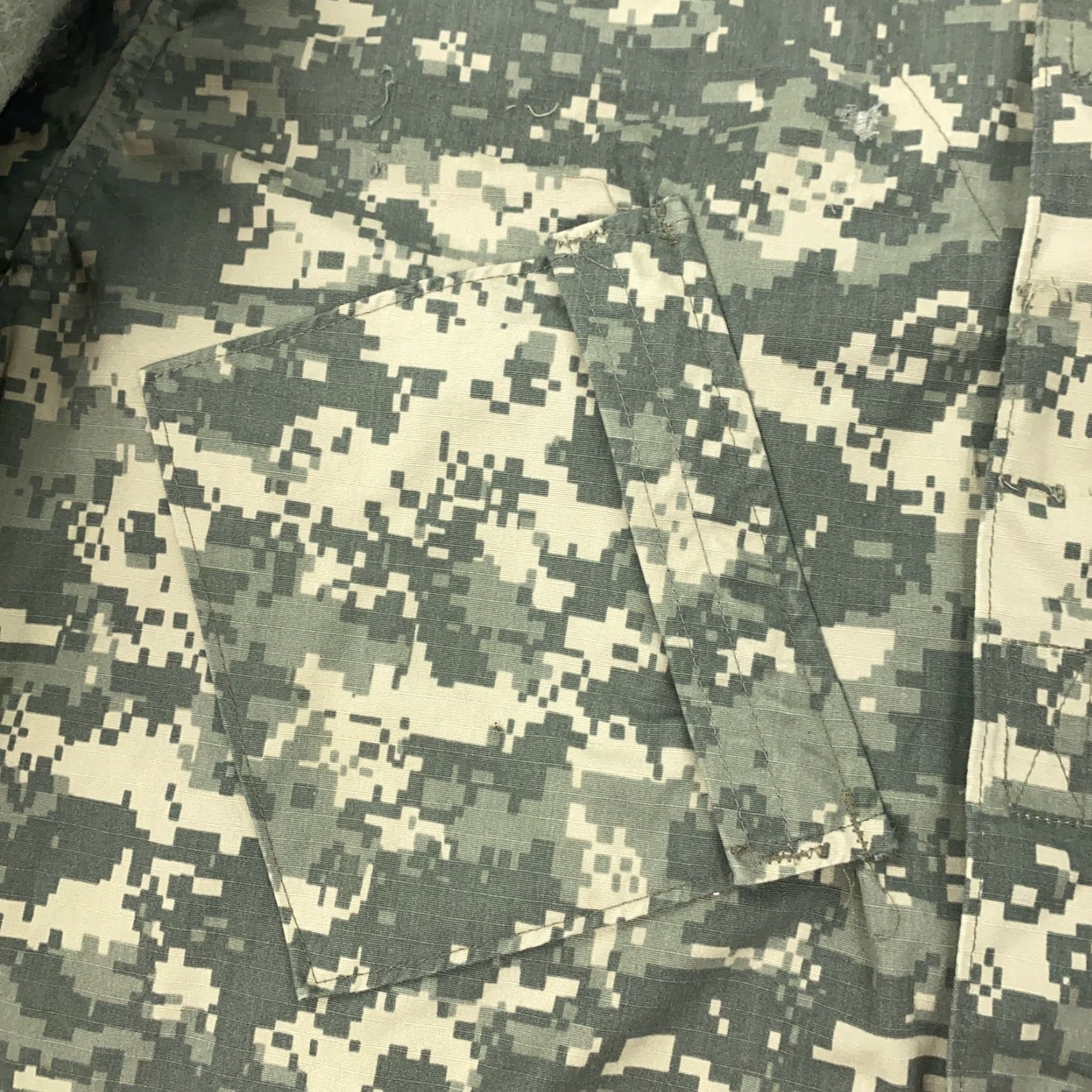 Vintage Bremen Bowdon Mfg. Co. US Army Combat Uniform Jacket Mens XL Regular Digital Camo Ripstop Green Military Size US XL / EU 56 / 4 - 5 Thumbnail
