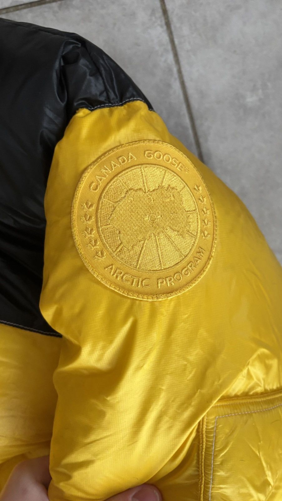 Canada Goose Canada goose cg disc black yellow Size US XXL / EU 58 / 5 - 2 Thumbnail