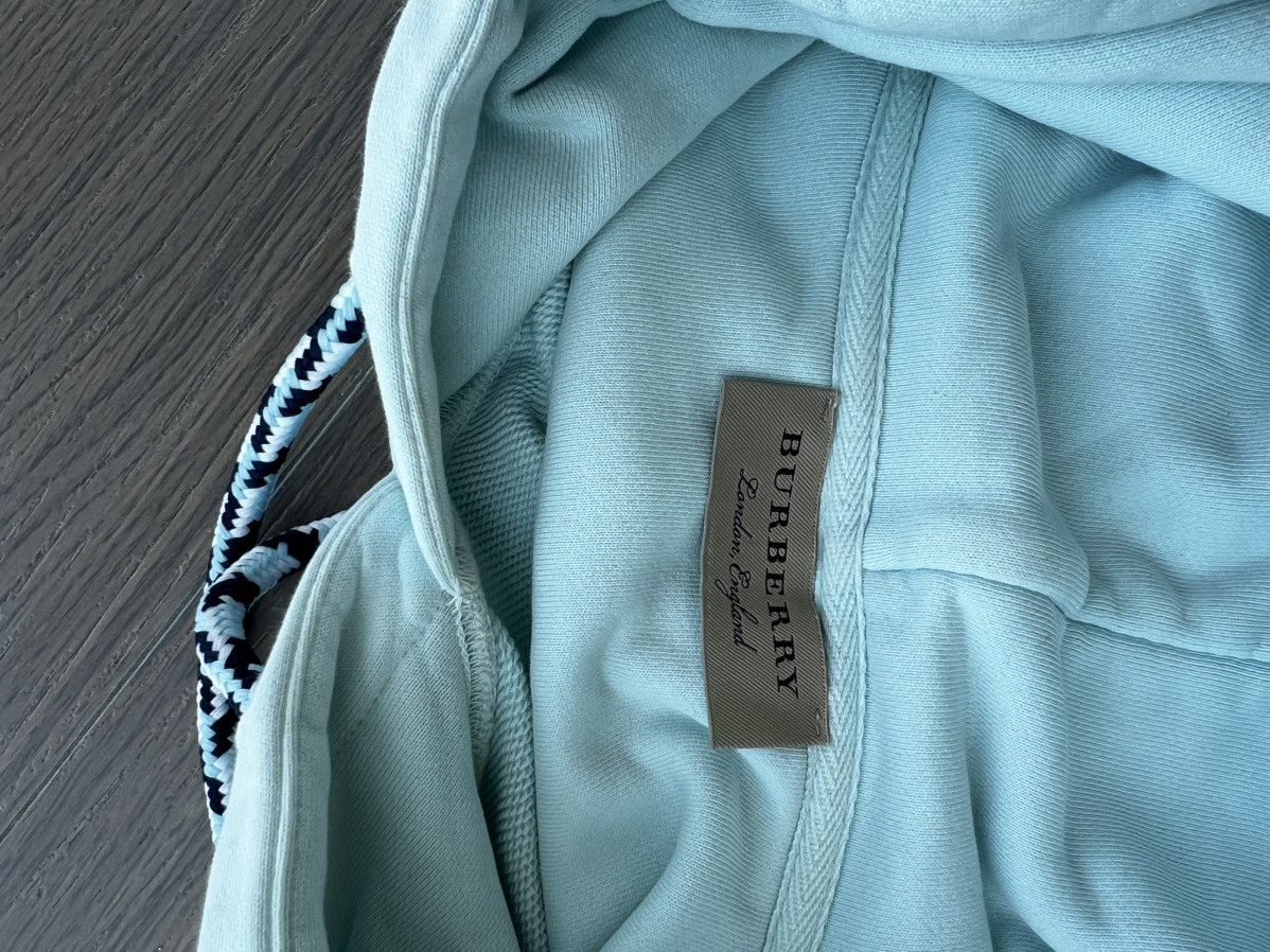 Burberry BURBERRY Embroidered Logo Hoodie Size US XXL / EU 58 / 5 - 10 Thumbnail