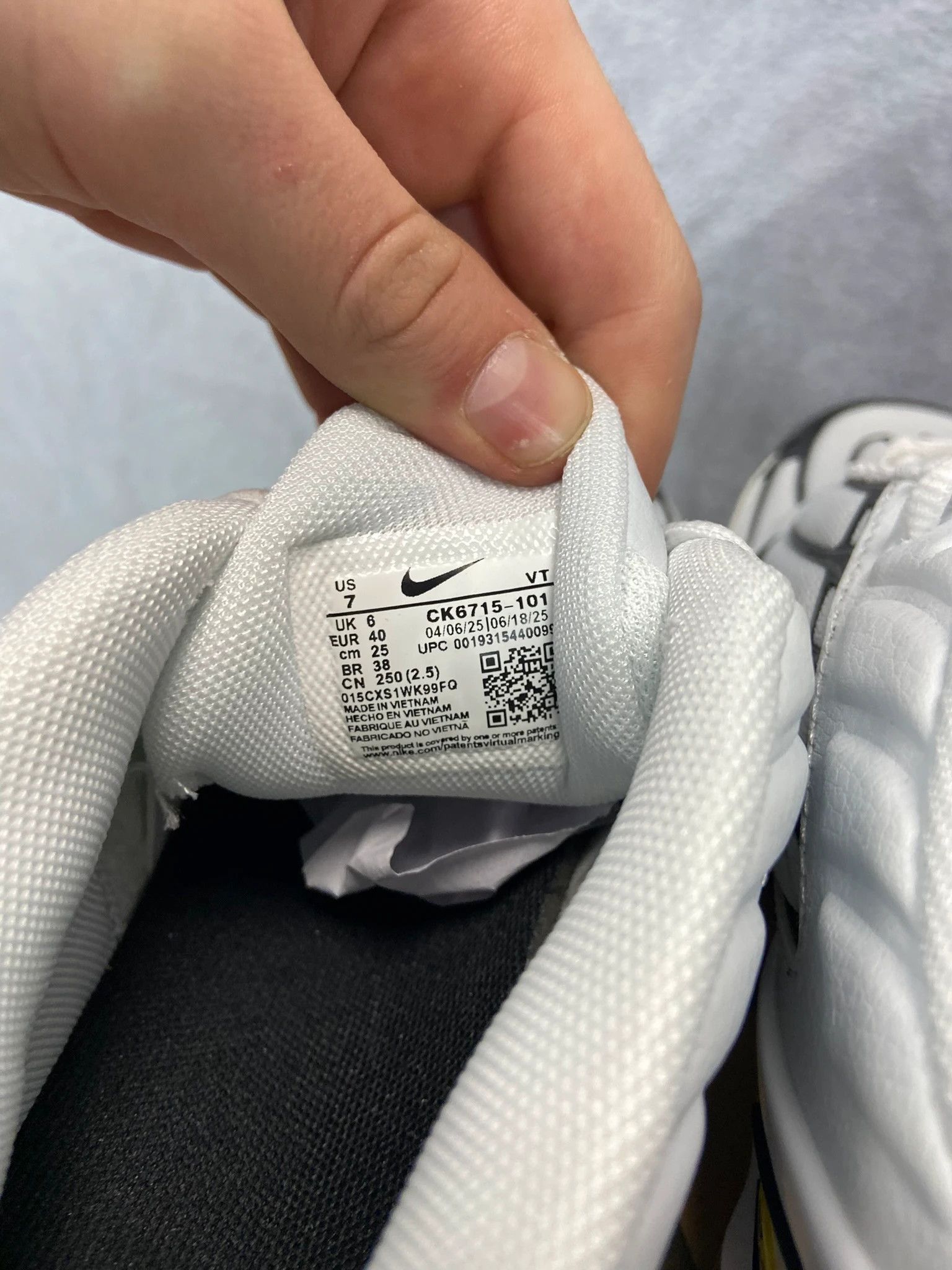 Nike Nike TN Air Max Plus White Sneakers Size 40 Size US 7 / EU 40 - 6 Thumbnail