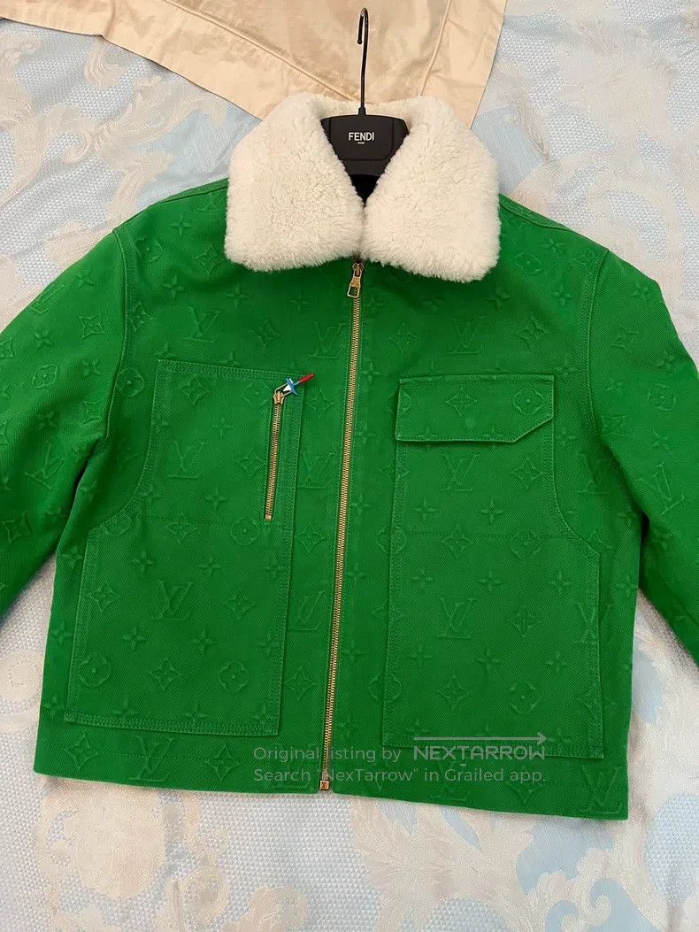 Louis Vuitton Louis Vuitton Full logo three-dimensional embossing jacket Size US M / EU 48-50 / 2 - 2 Thumbnail