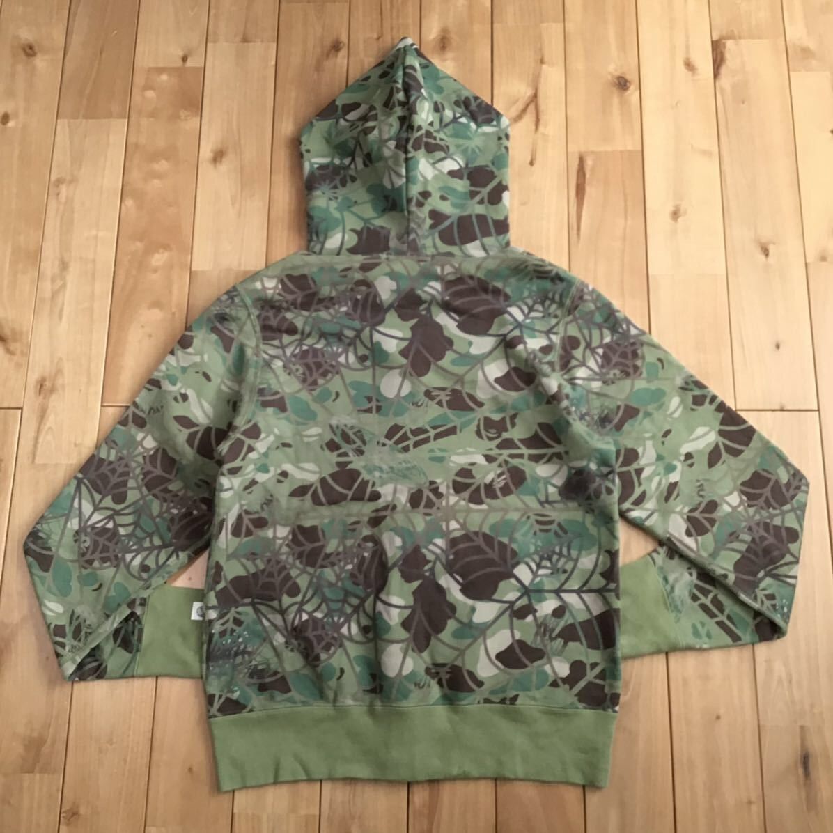 Bape × Marvel Comics × Nigo Marvel comics × BAPE camo Spiderman full zip hoodie ape NIGO Size US S / EU 44-46 / 1 - 3 Thumbnail