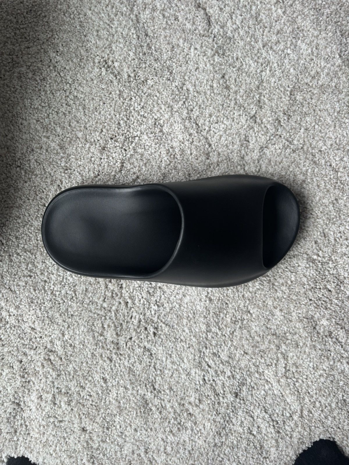 Yeezy YS-02/Bulb Slide Size US 9 / EU 42 - 2 Thumbnail