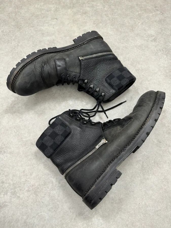 Louis Vuitton Louis Vuitton Lace-Up Detachable Black Eroded Leather Boots Size US 9 / EU 42 - 2 Thumbnail